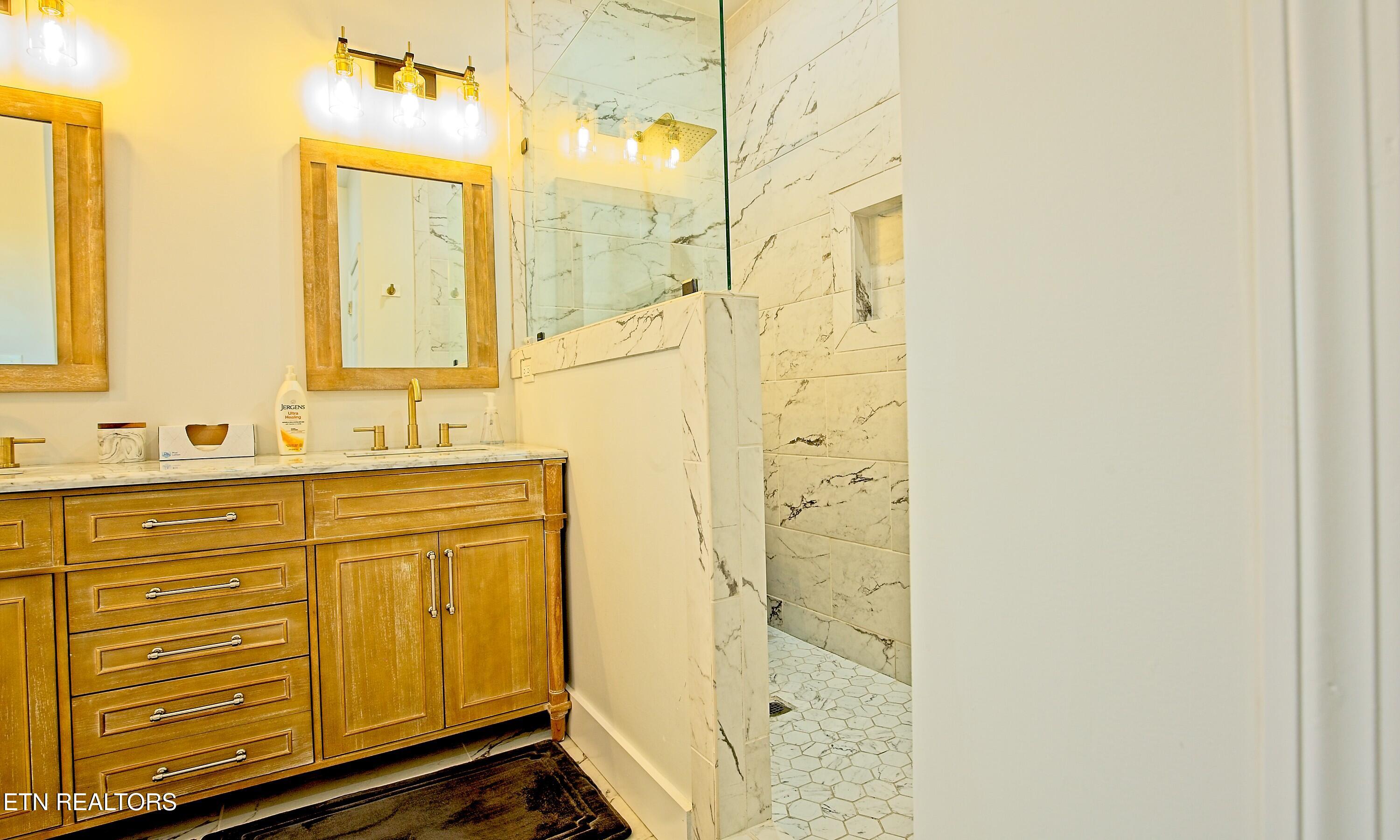 114 Canter Hill Lane Jamestown TN 38556