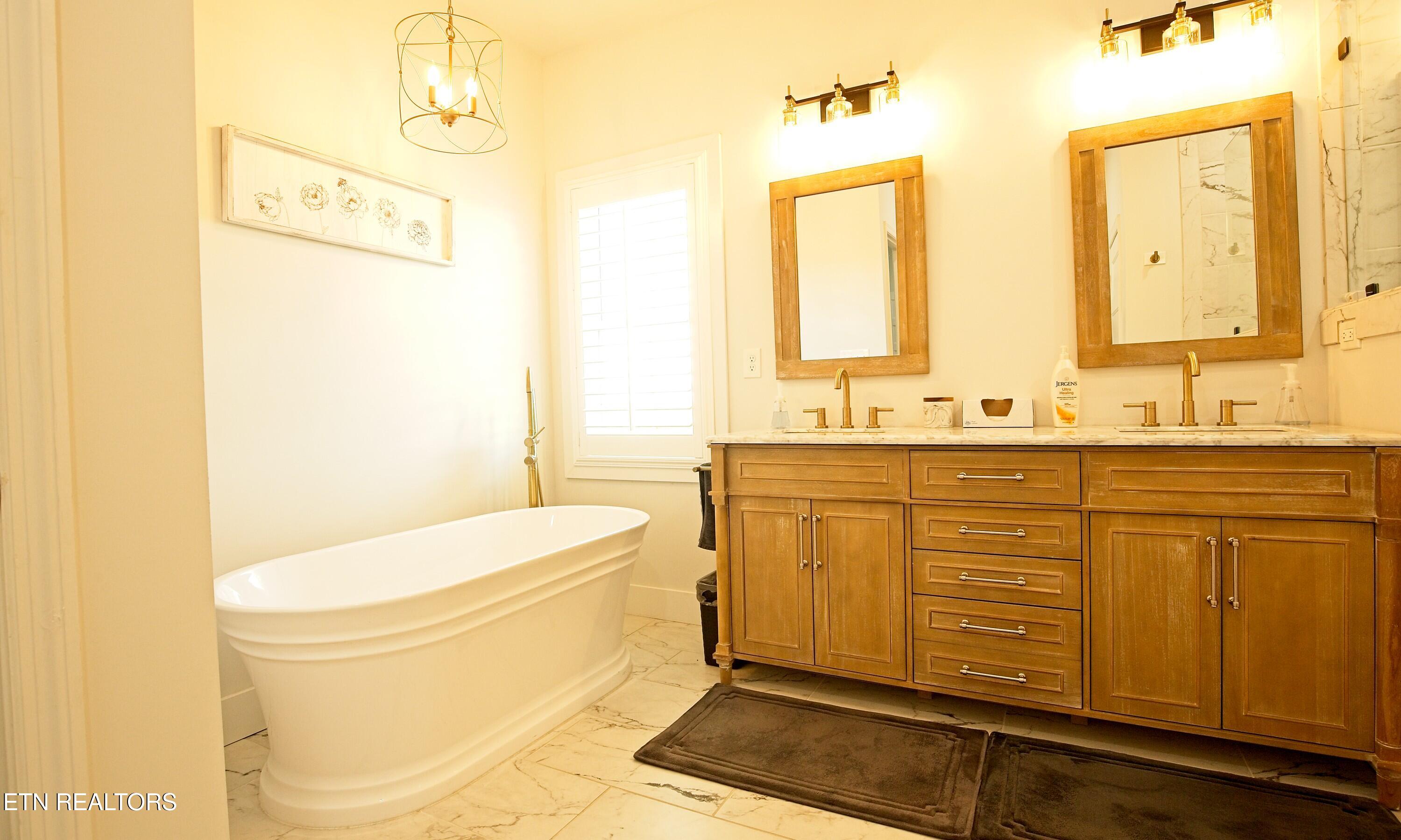 114 Canter Hill Lane Jamestown TN 38556