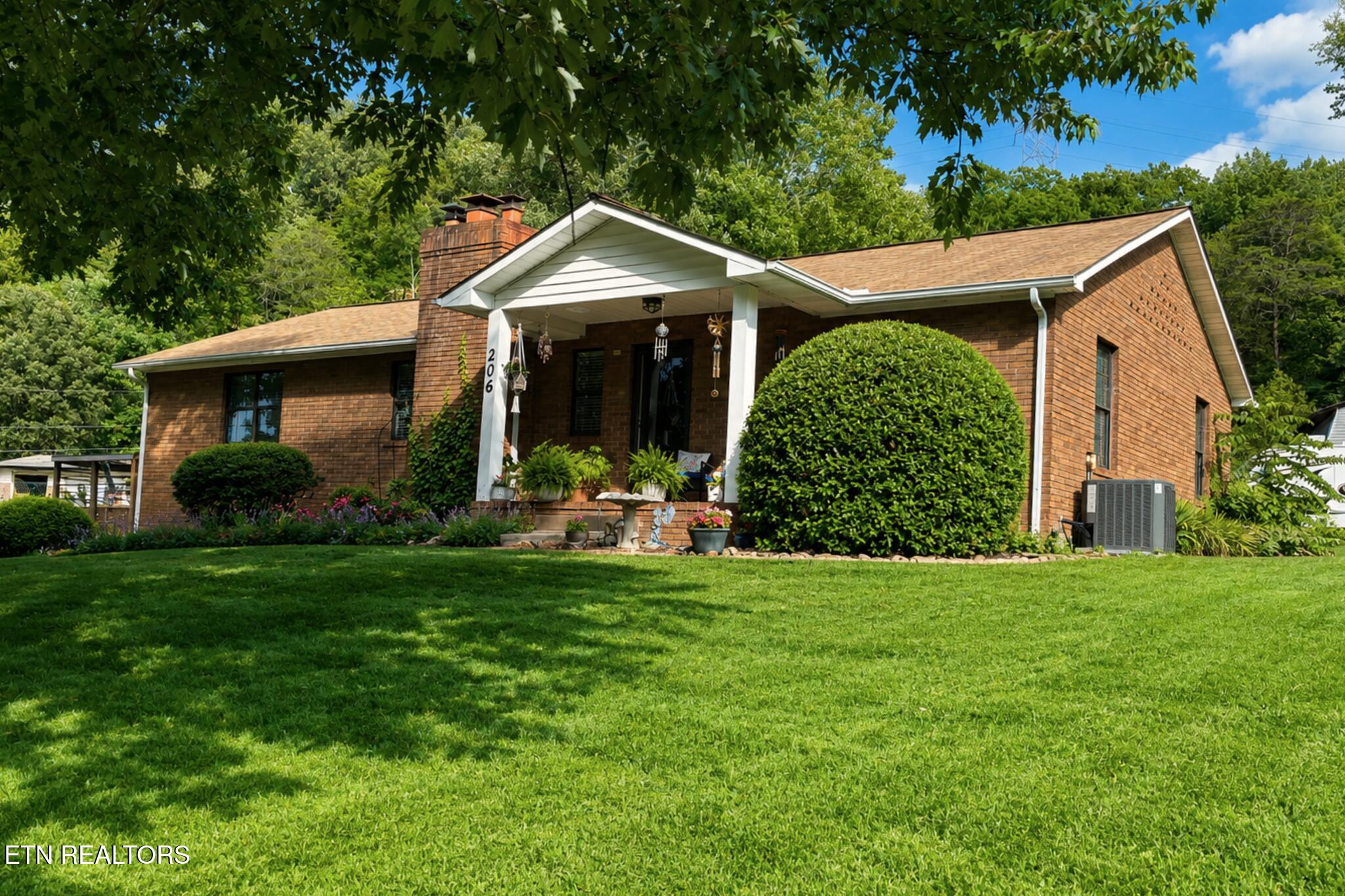206 E Brushy Valley Drive Powell TN 37849
