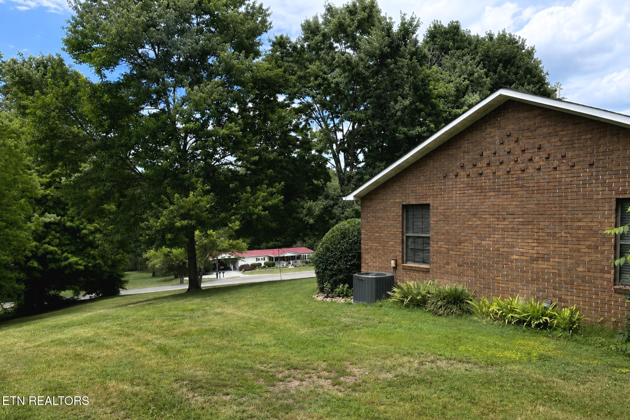 206 E Brushy Valley Drive Powell TN 37849