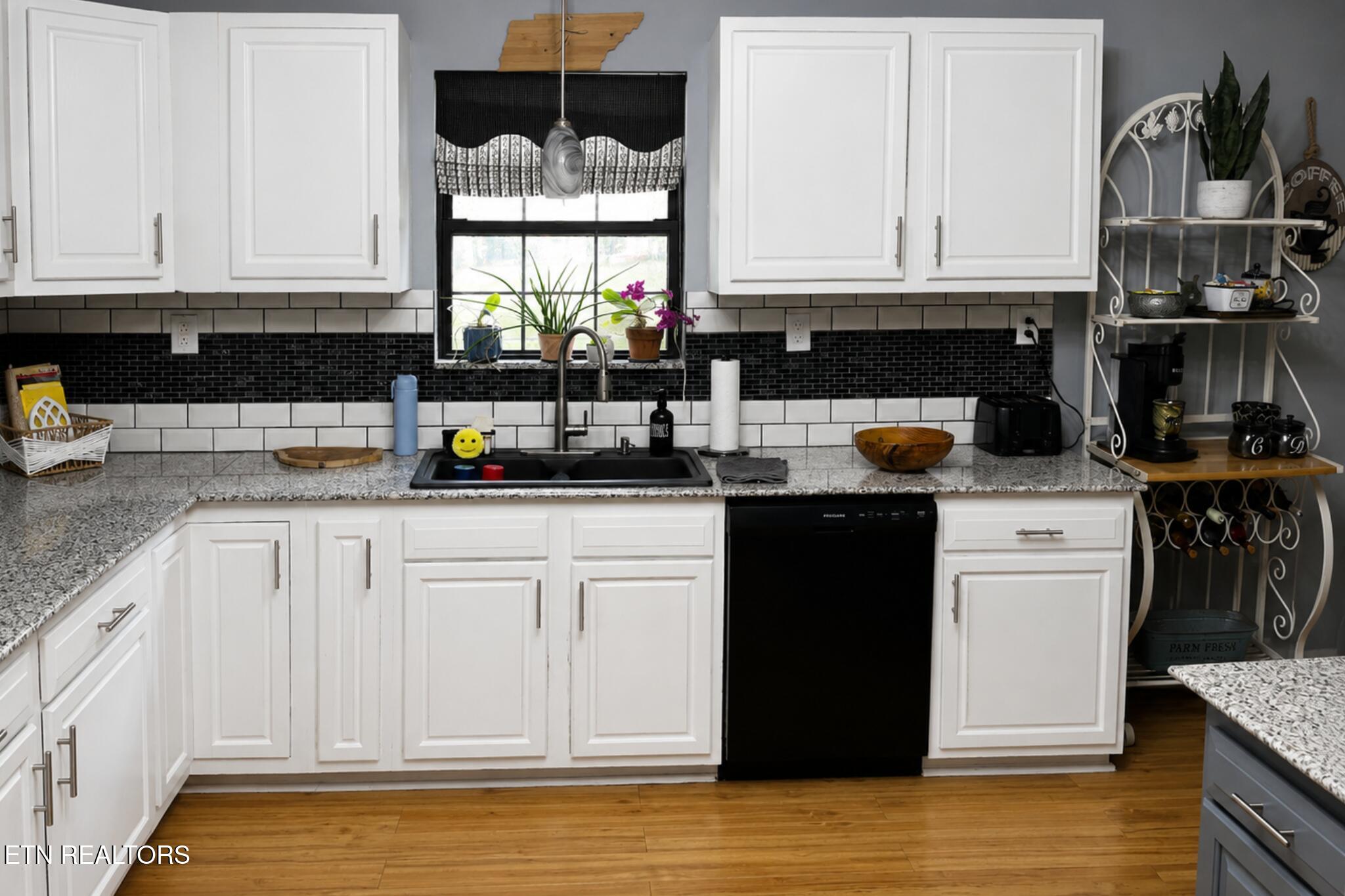 206 E Brushy Valley Drive Powell TN 37849