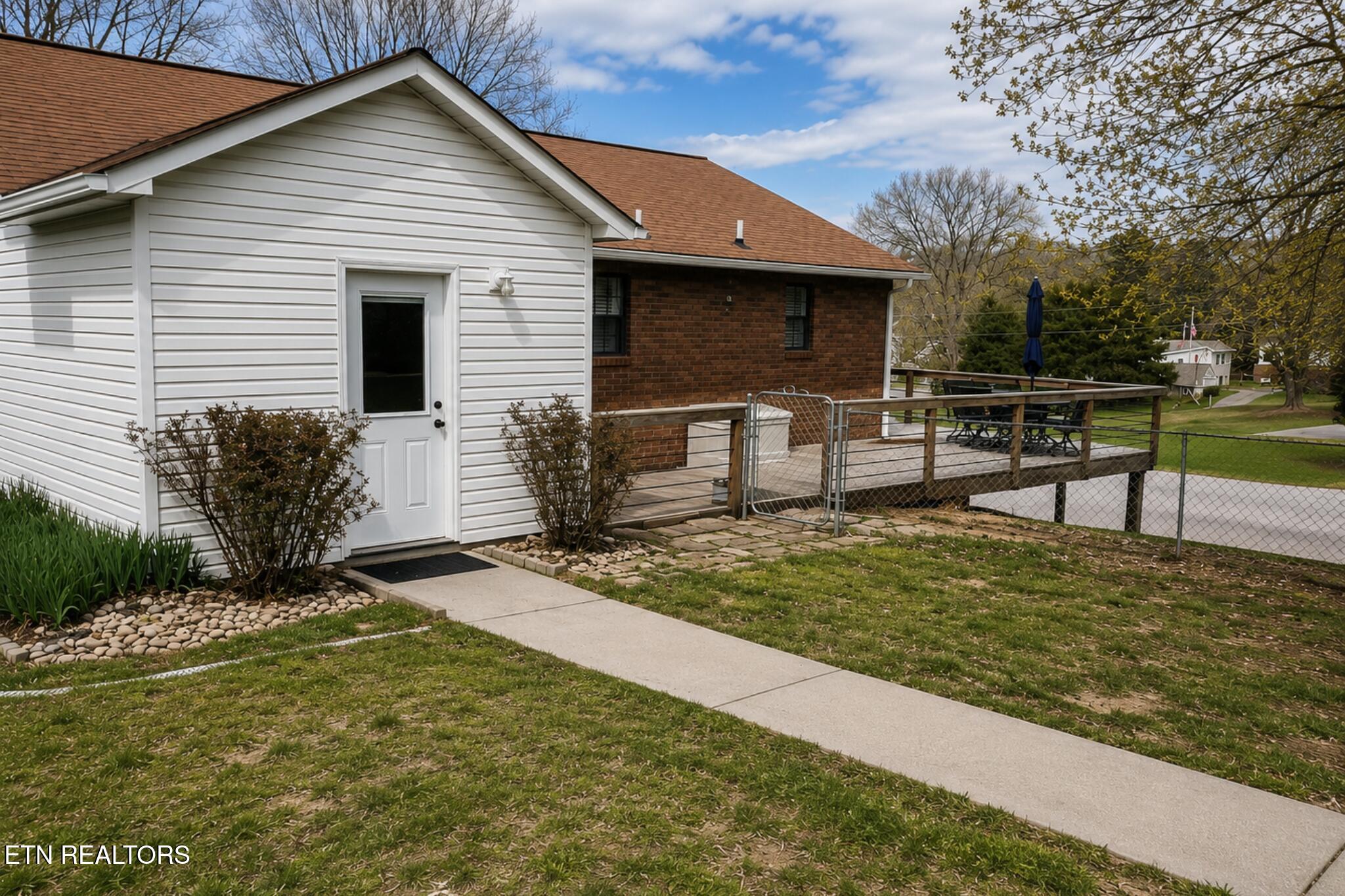 206 E Brushy Valley Drive Powell TN 37849