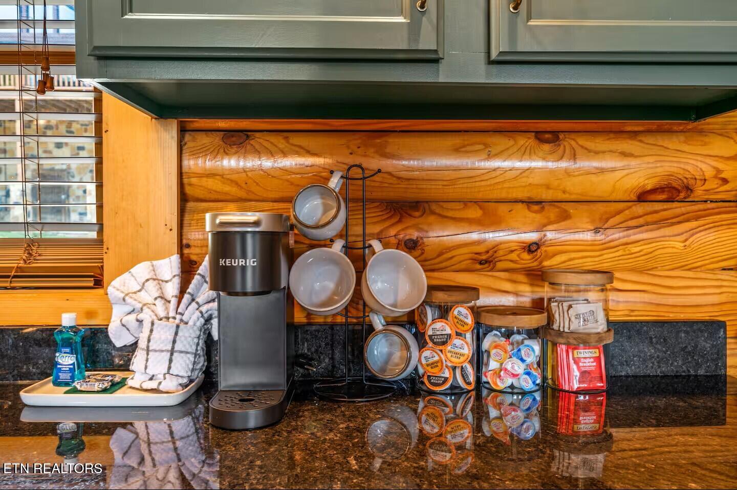 808 Peak Loop Way Sevierville TN 37862