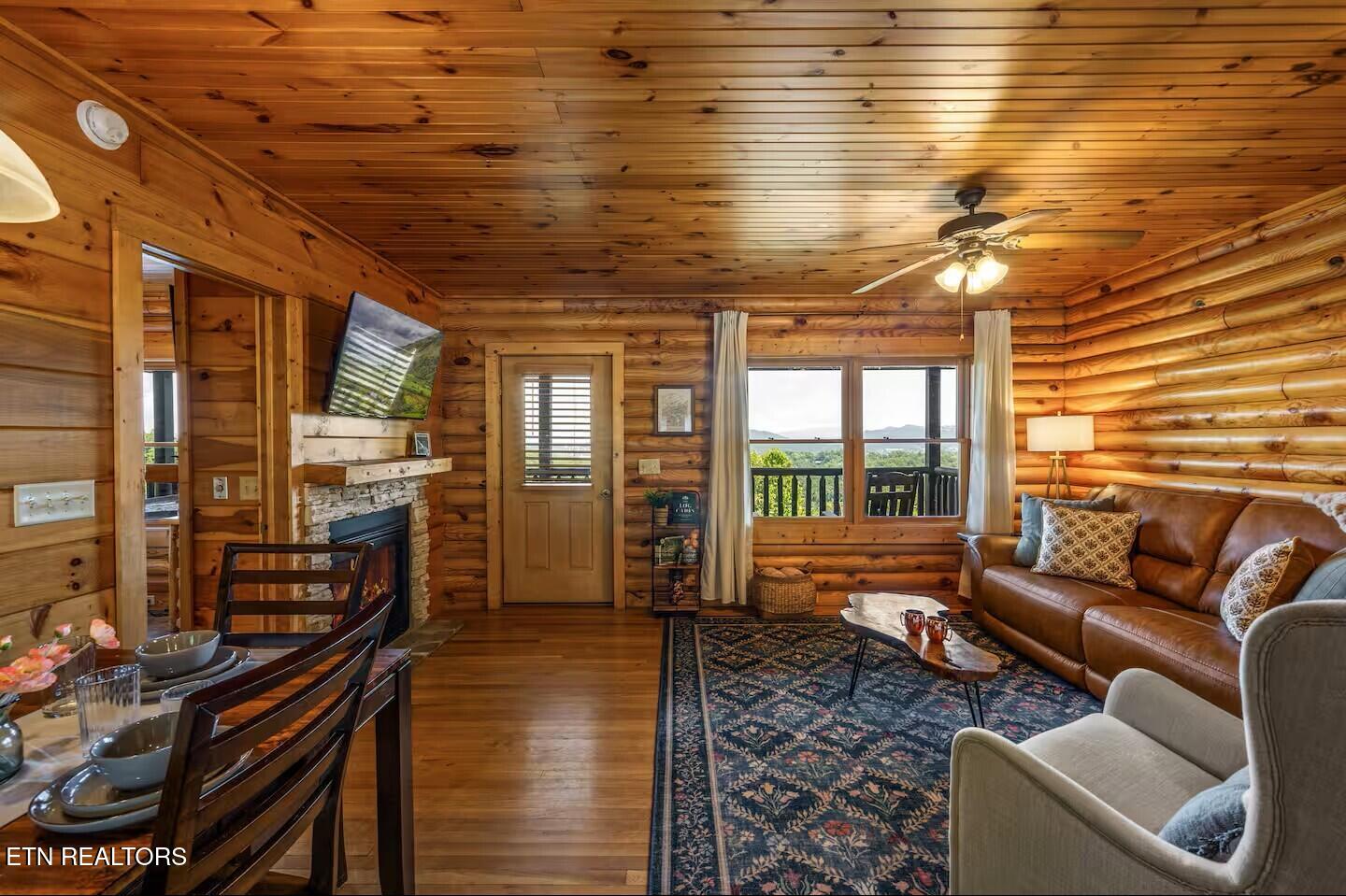 808 Peak Loop Way Sevierville TN 37862