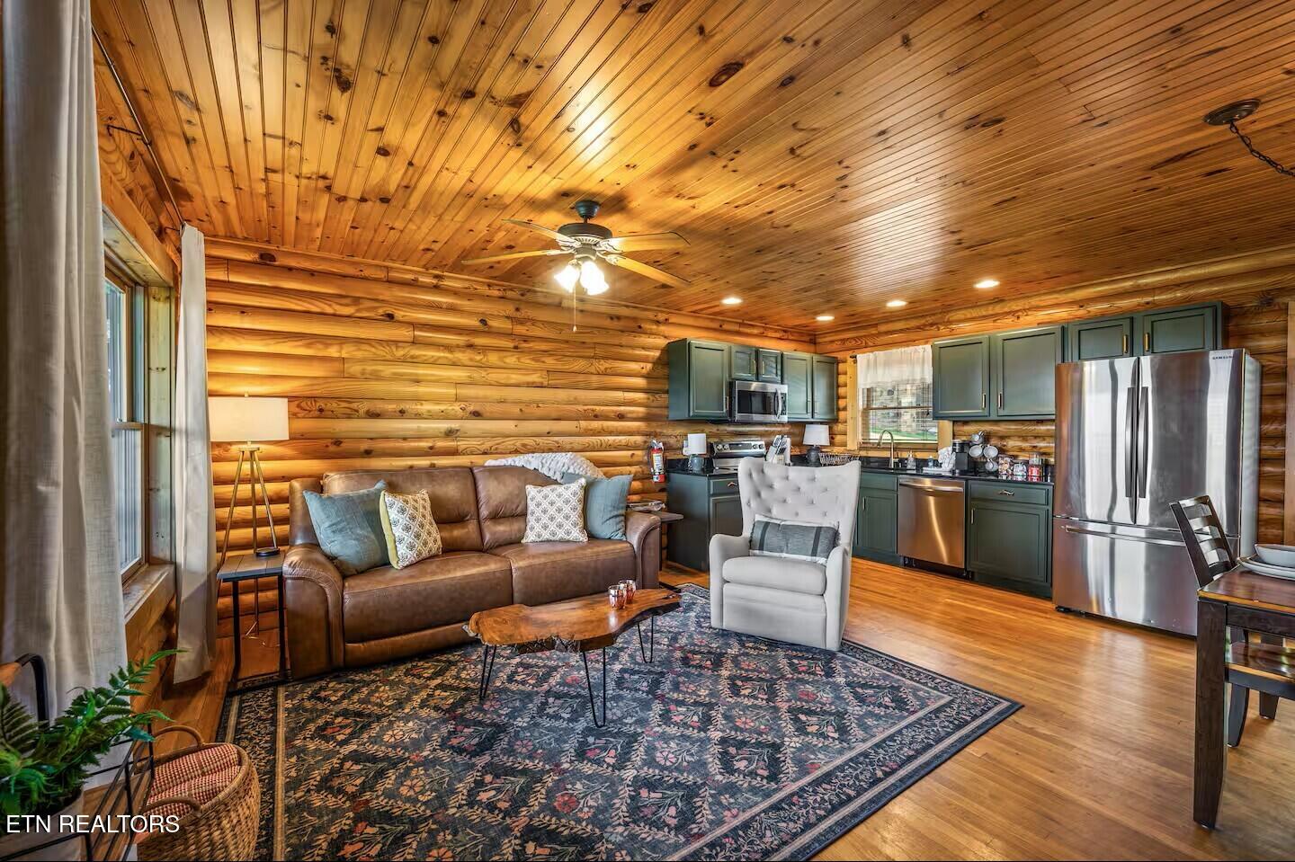 808 Peak Loop Way Sevierville TN 37862