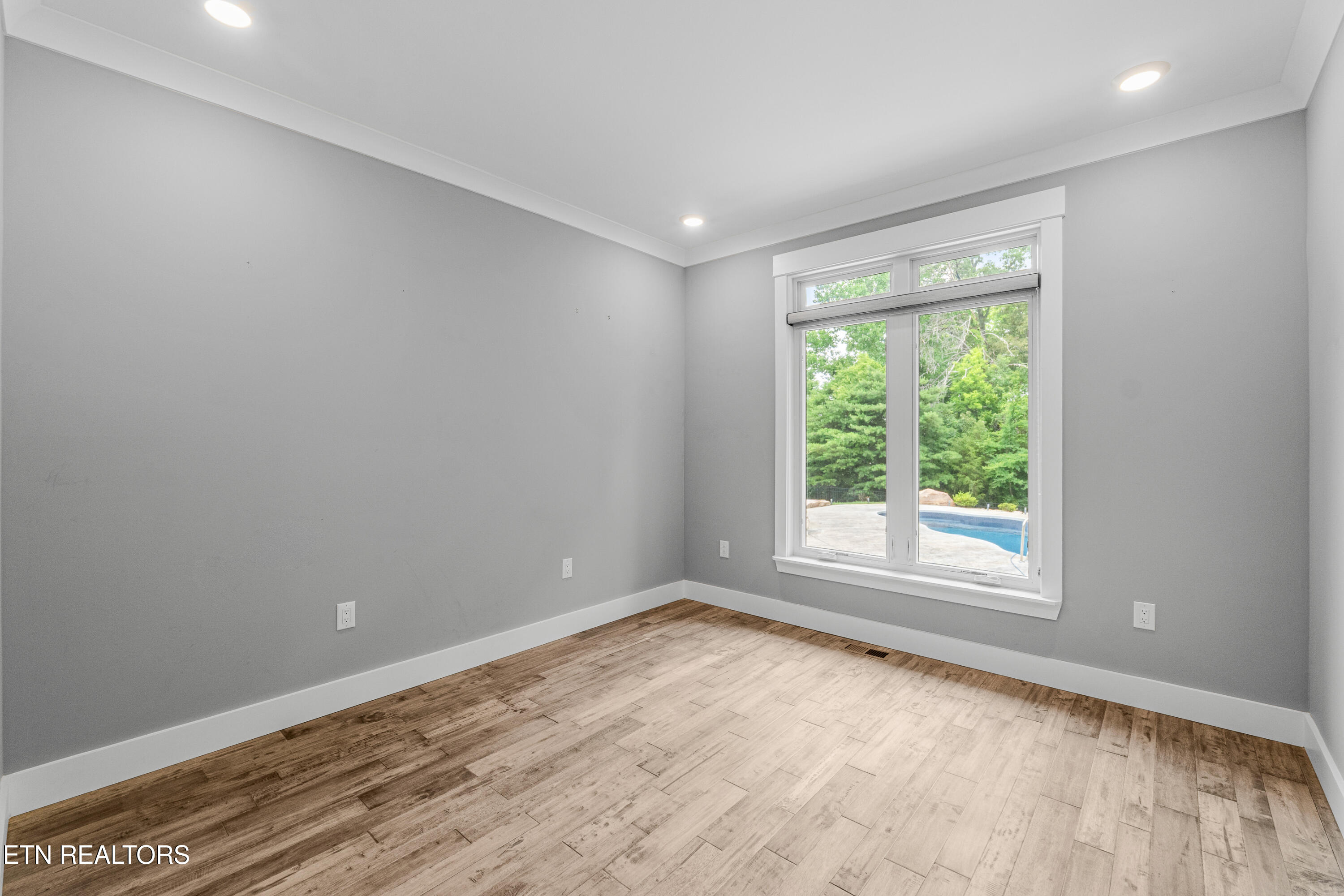 3223 Lowes Landing Louisville TN 37777