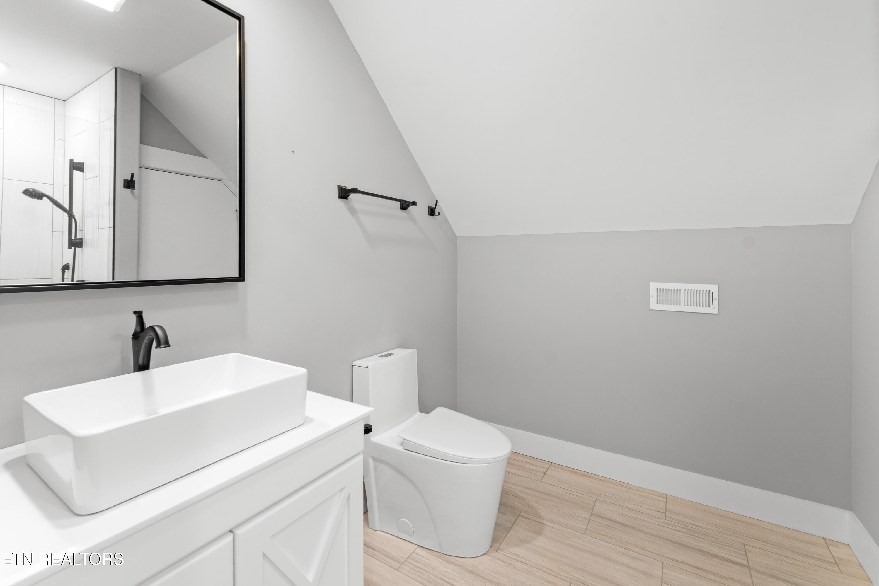 3223 Lowes Landing Louisville TN 37777