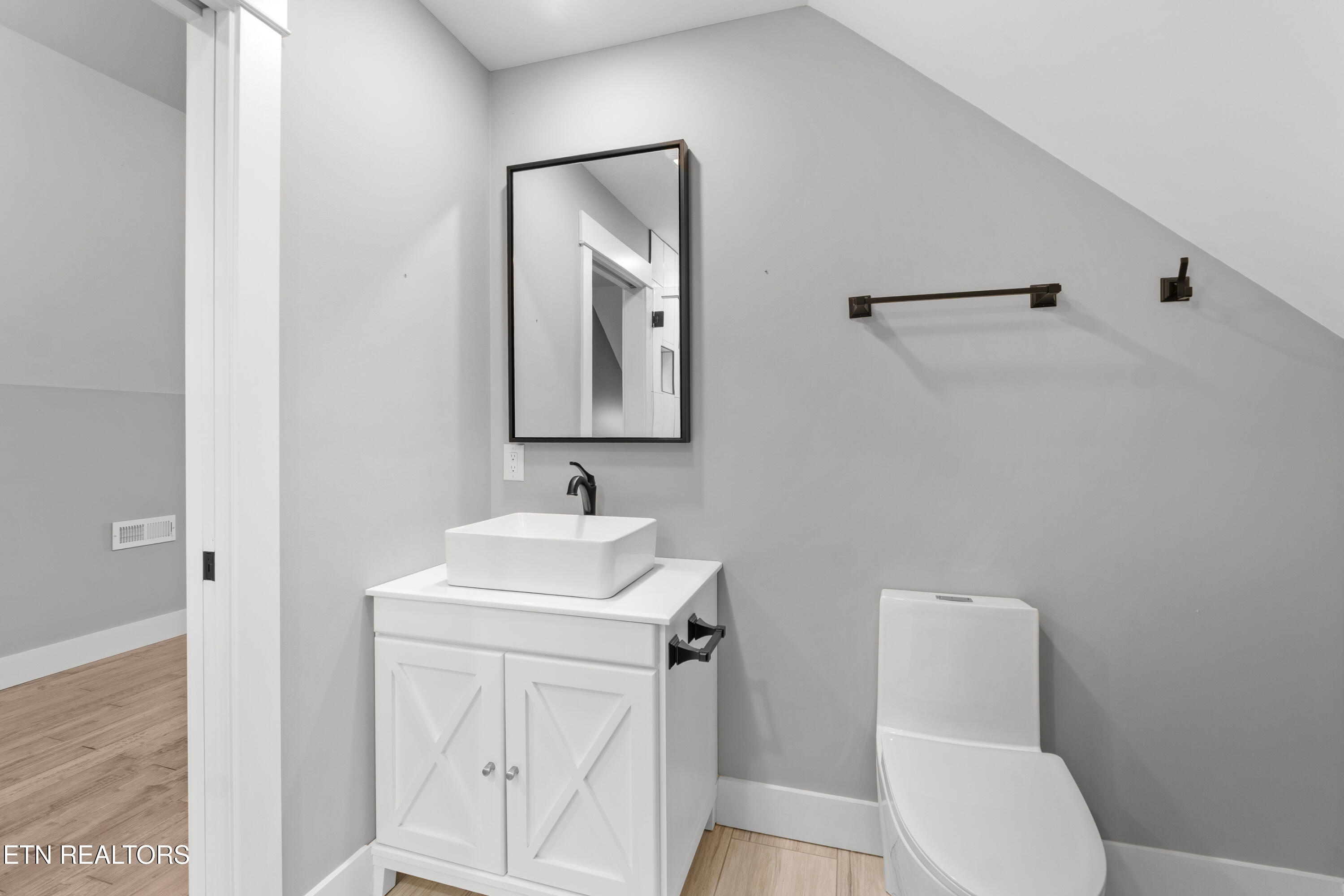 3223 Lowes Landing Louisville TN 37777