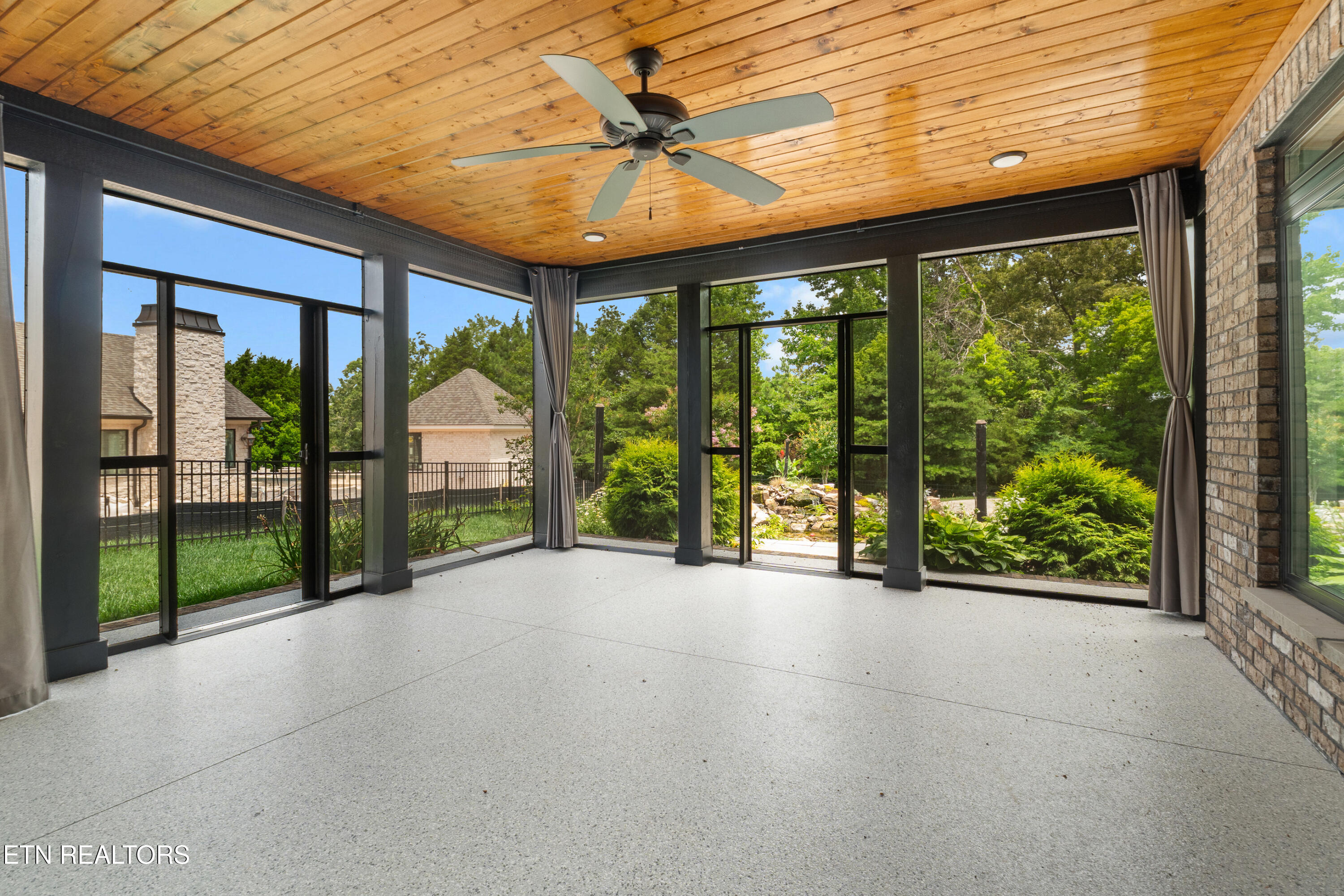 3223 Lowes Landing Louisville TN 37777