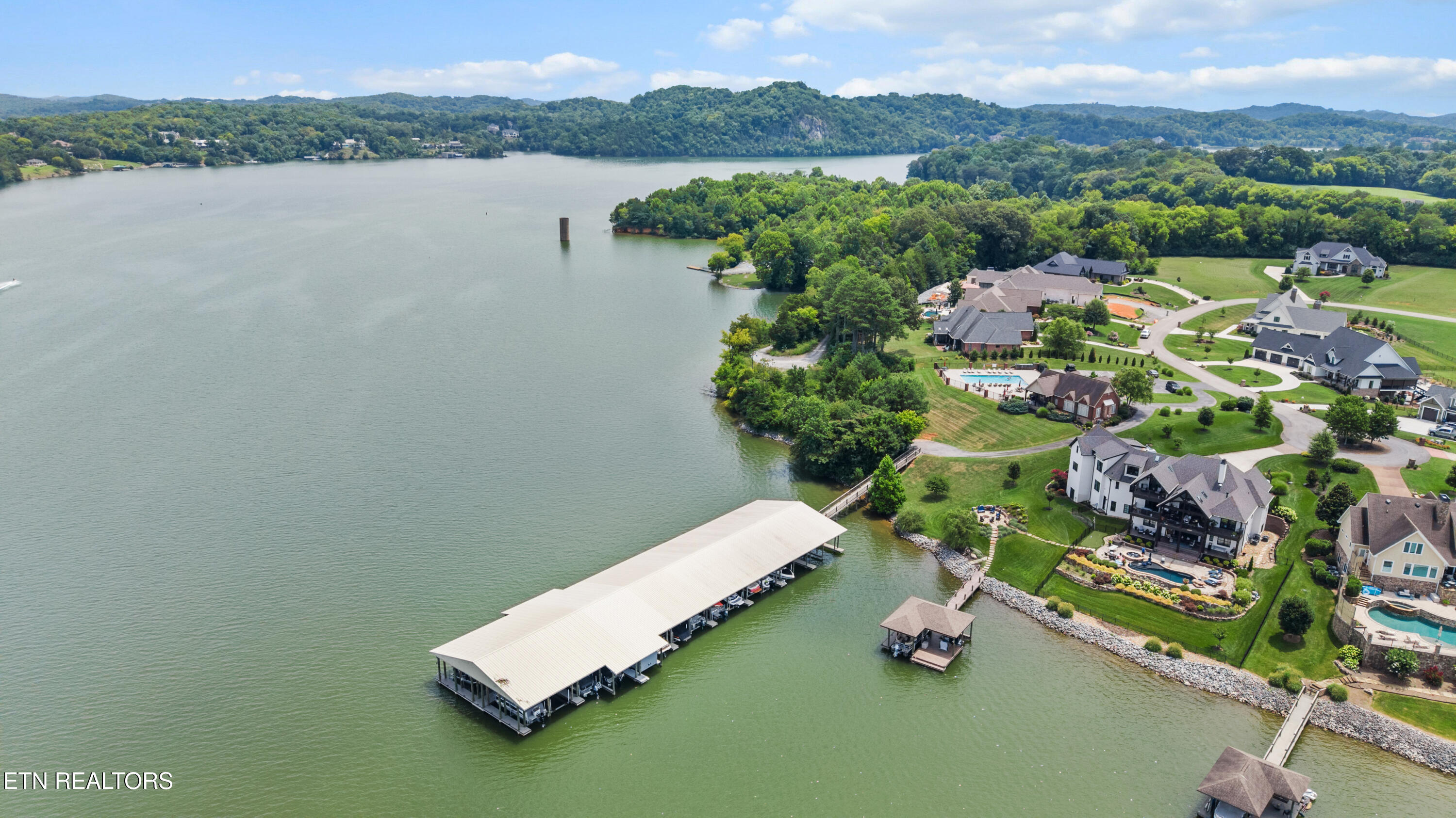 3223 Lowes Landing Louisville TN 37777