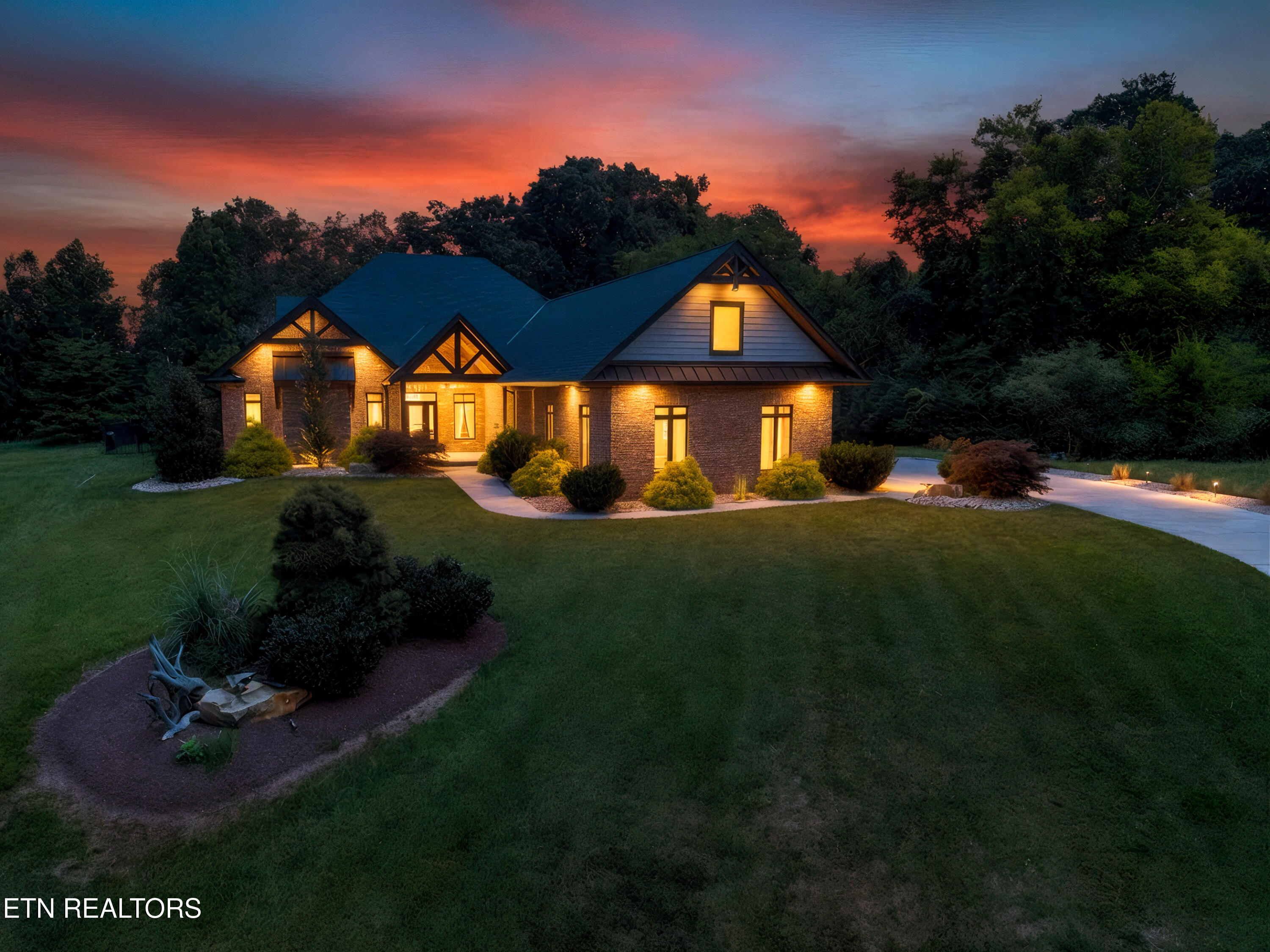 3223 Lowes Landing Louisville TN 37777