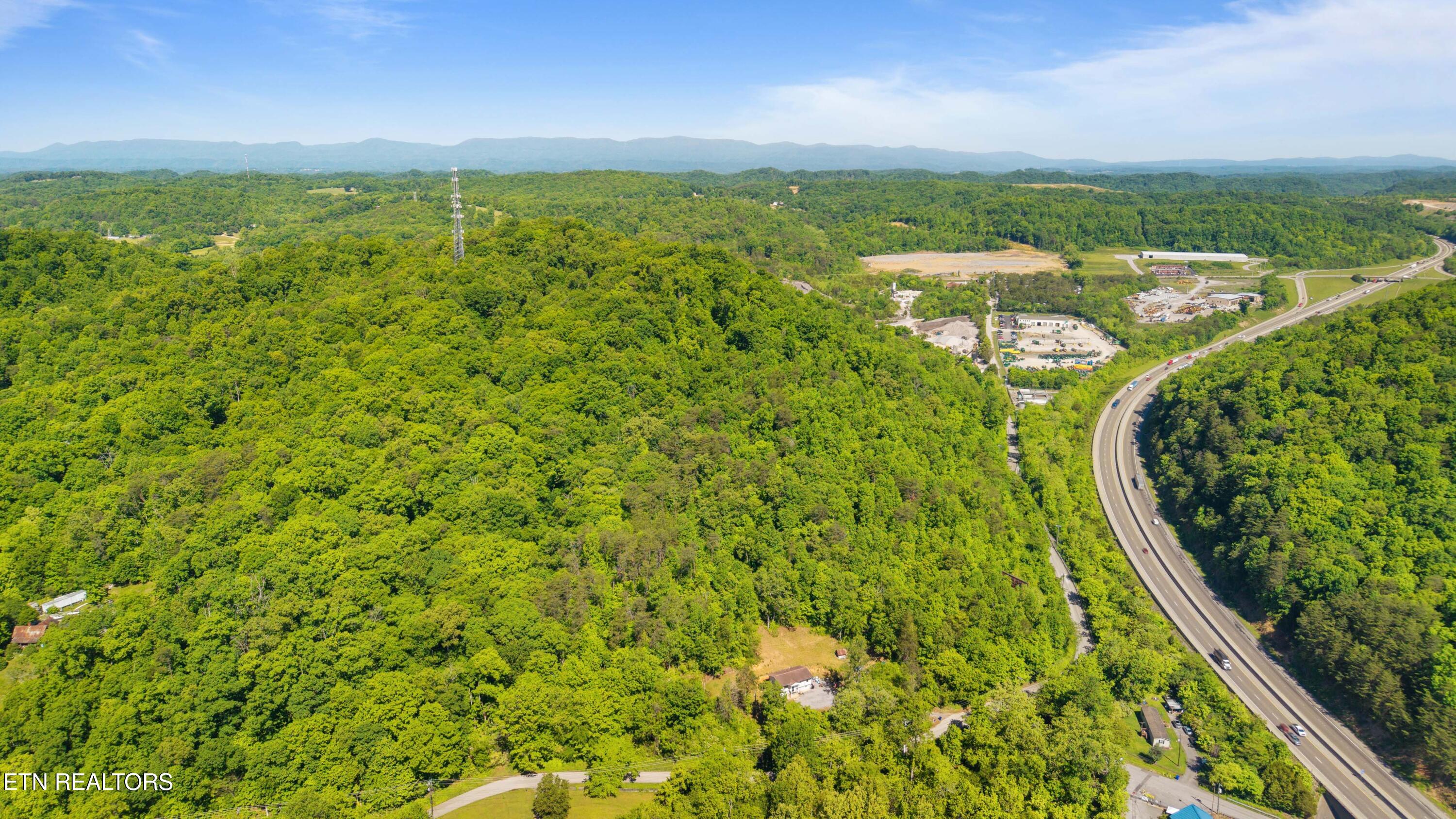 1209 E Bullrun Valley Drive Powell TN 37849