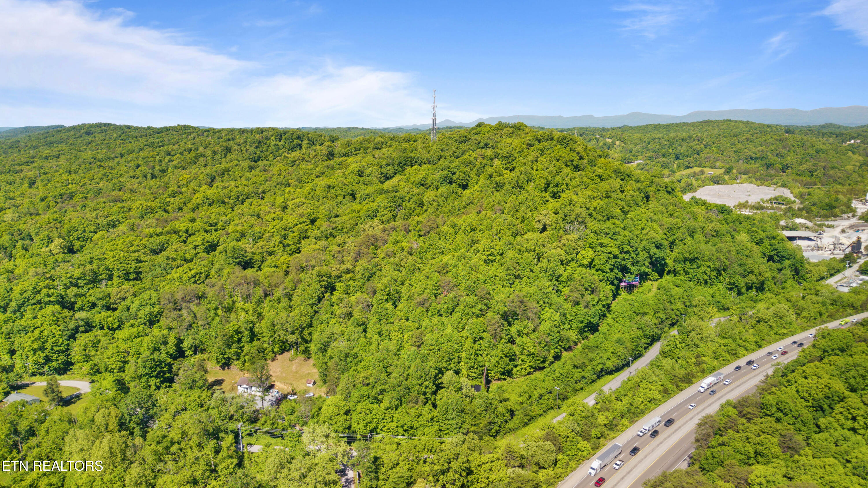 1209 E Bullrun Valley Drive Powell TN 37849