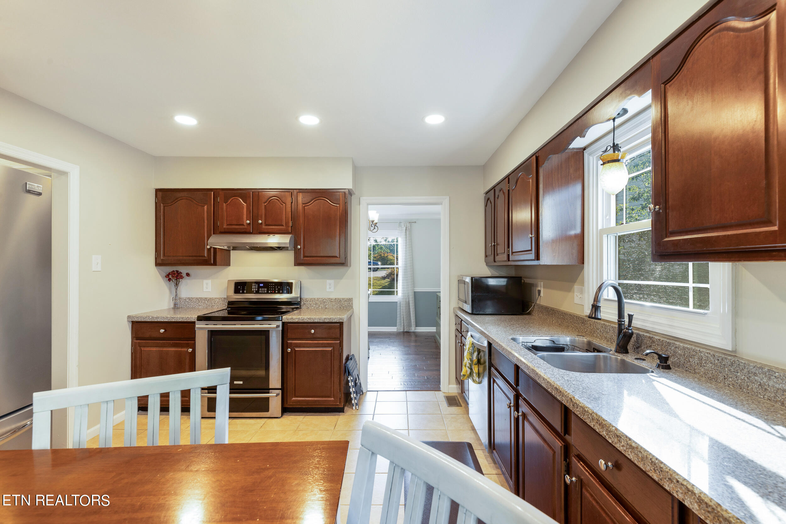 1337 Willow Grove Drive Knoxville TN 37932