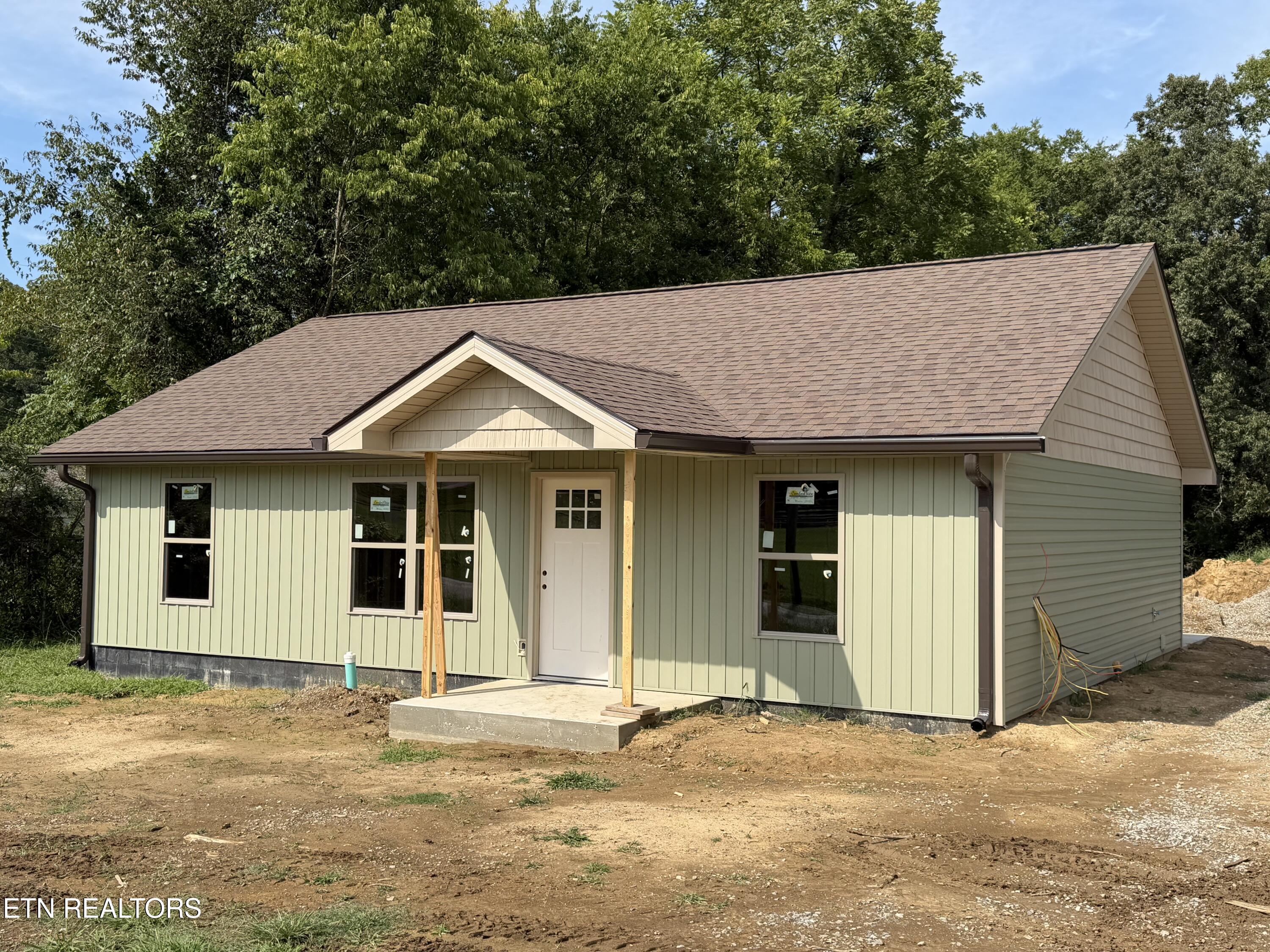 305A S Fowler Street Clinton TN 37716