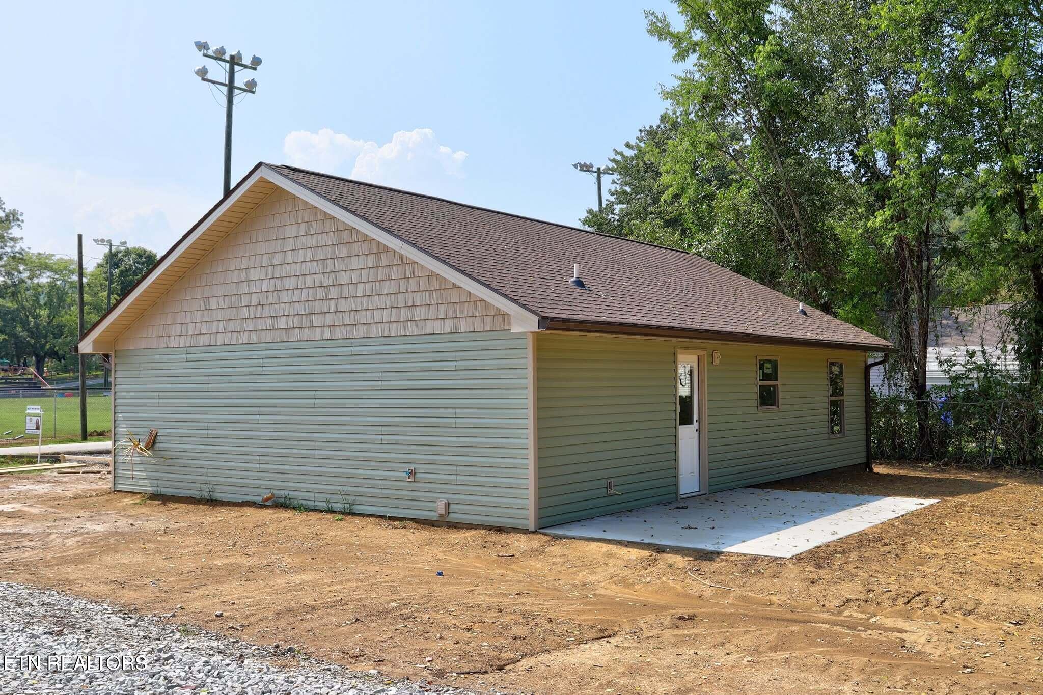 305A S Fowler Street Clinton TN 37716