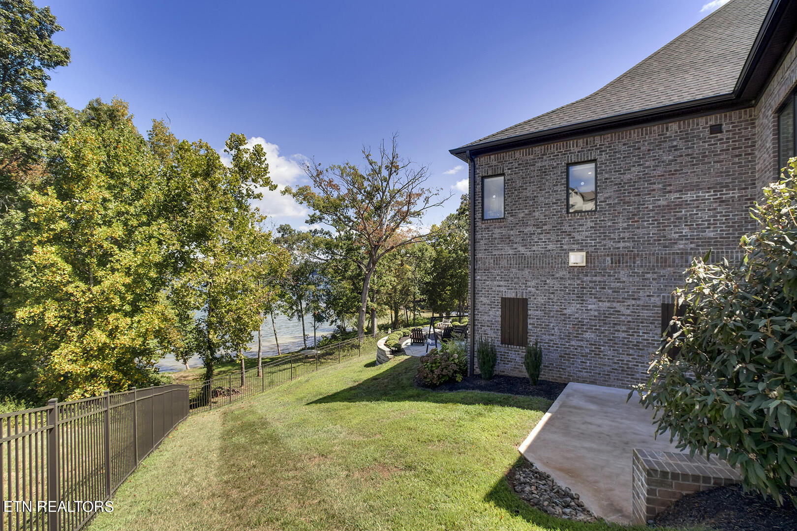 17012 Lighthouse Pointe Drive Lenoir City TN 37772