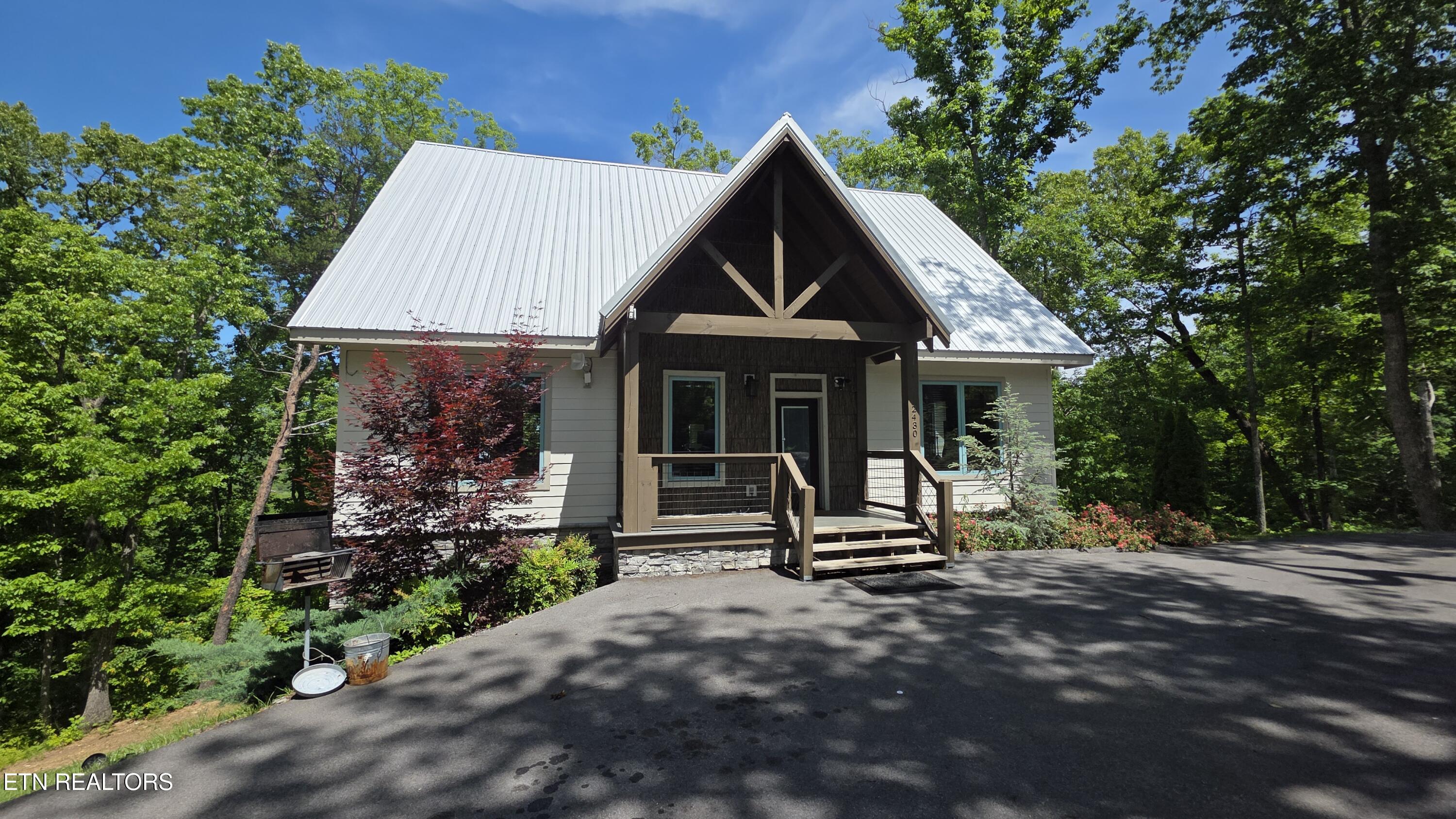 2430 Rainbow Falls Lane Sevierville TN 37862