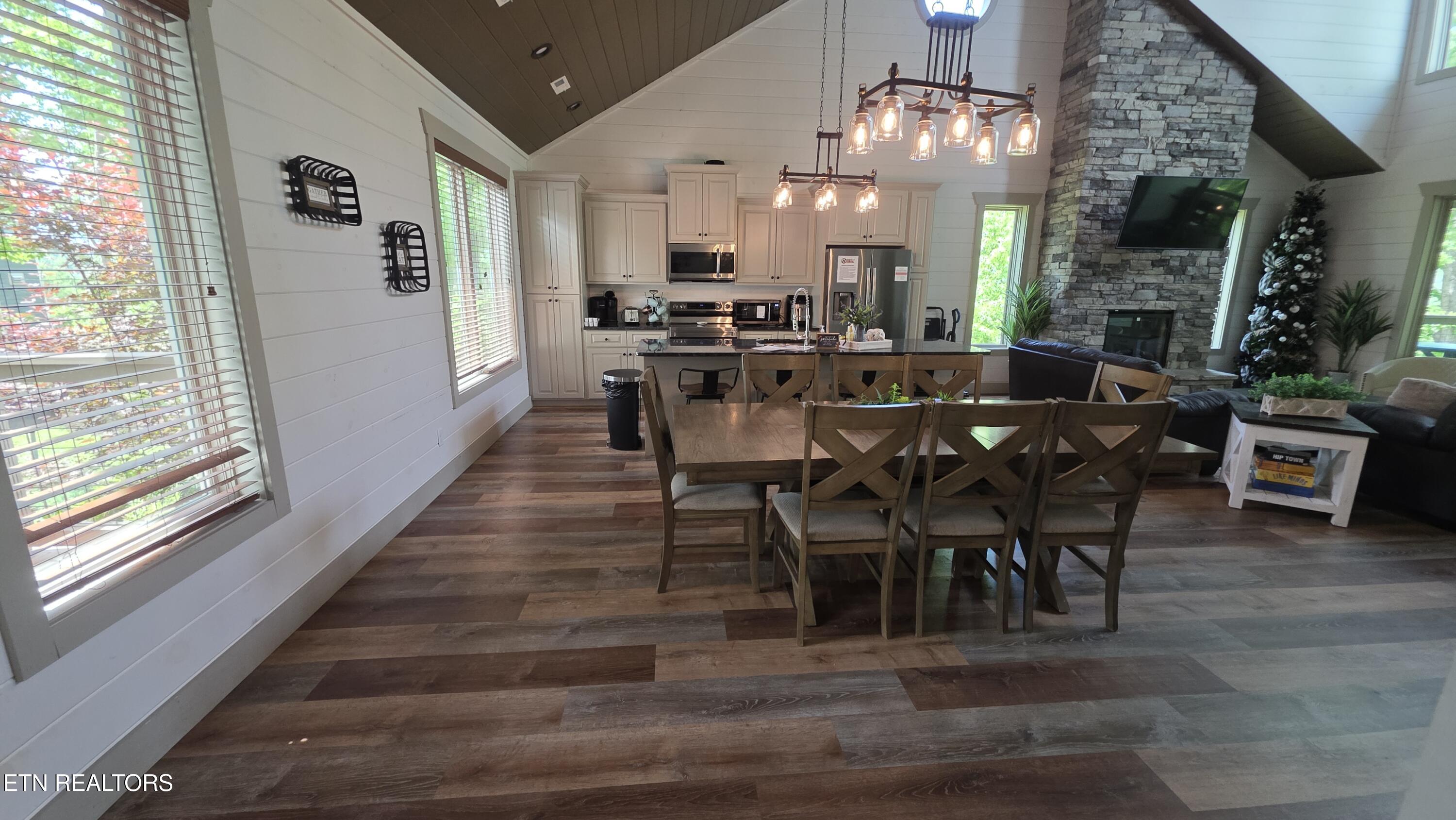 2430 Rainbow Falls Lane Sevierville TN 37862