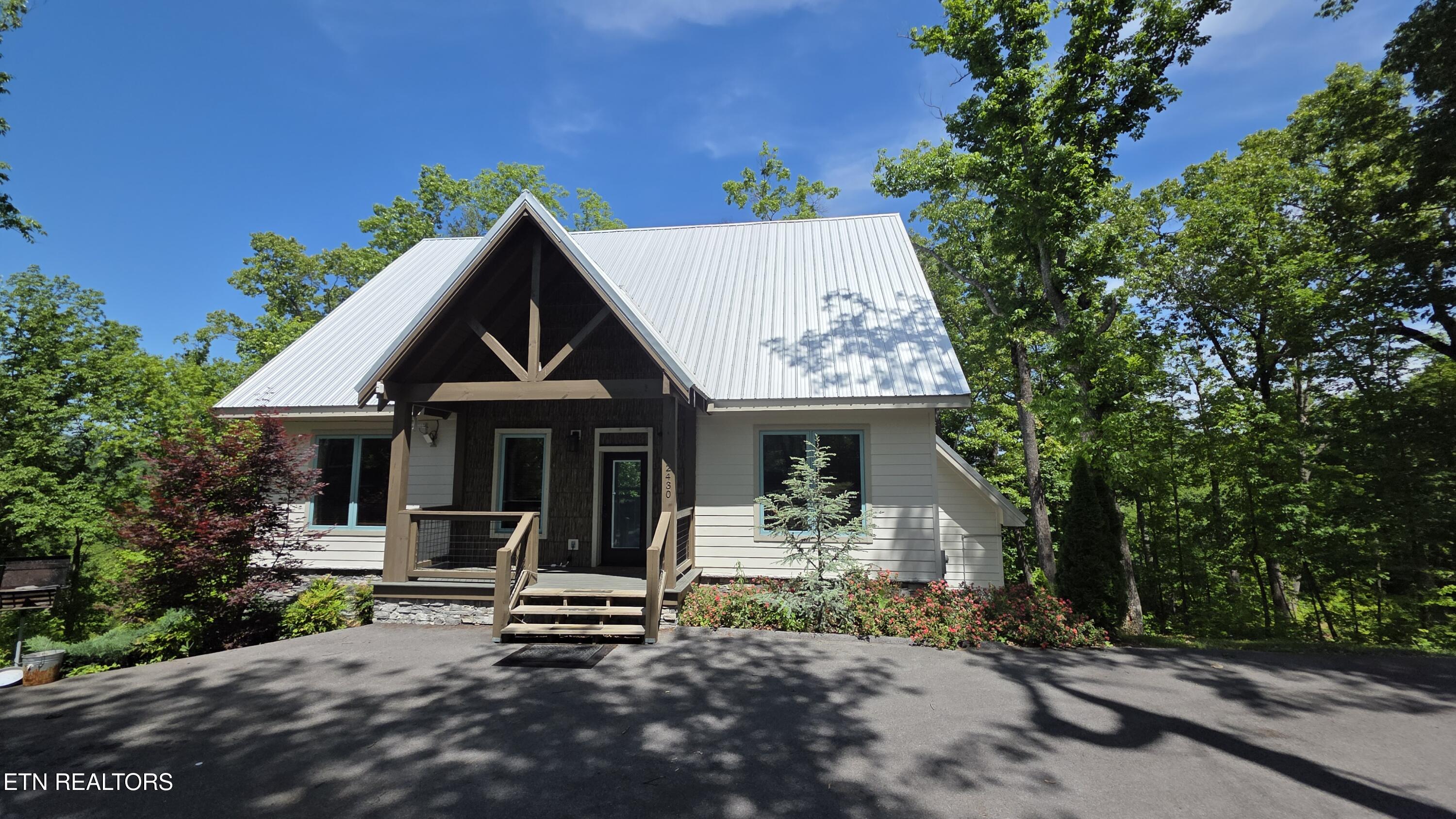 2430 Rainbow Falls Lane Sevierville TN 37862