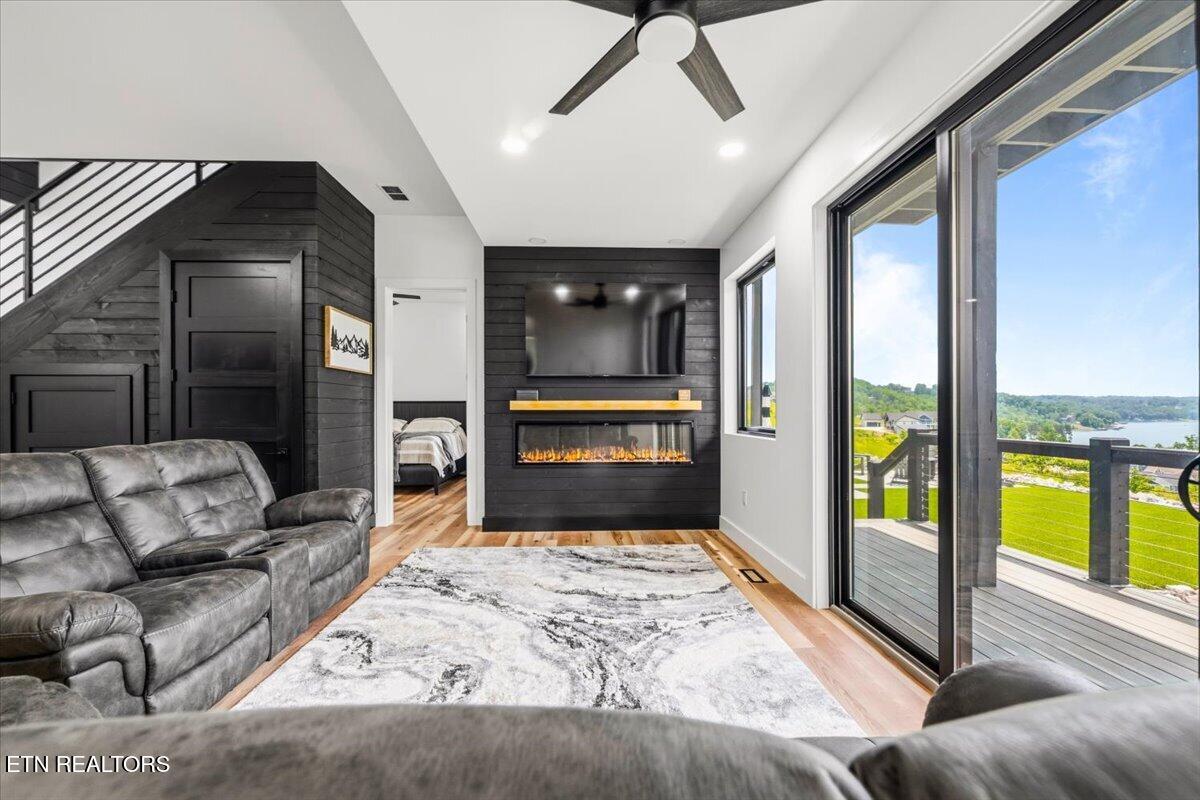 502 Cameron Loop Lane Lafollette TN 37766