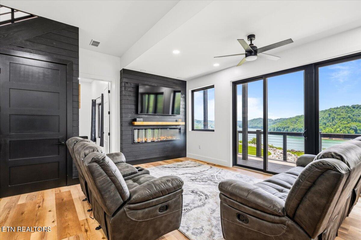 502 Cameron Loop Lane Lafollette TN 37766