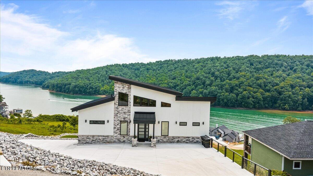 502 Cameron Loop Lane Lafollette TN 37766