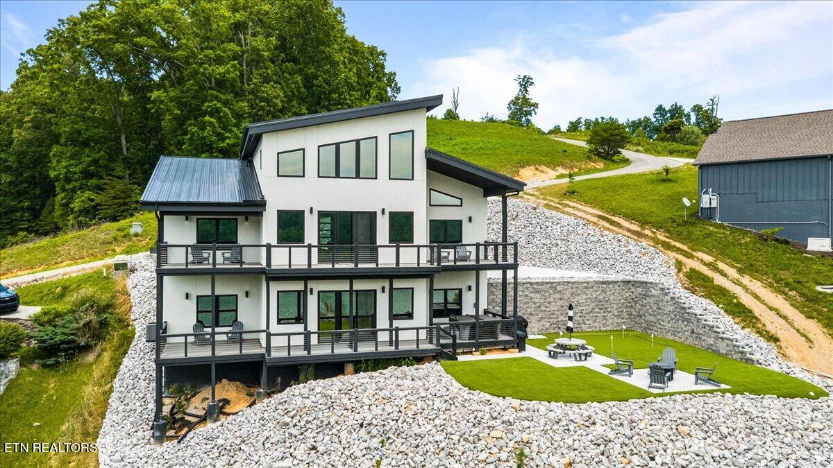 502 Cameron Loop Lane Lafollette TN 37766