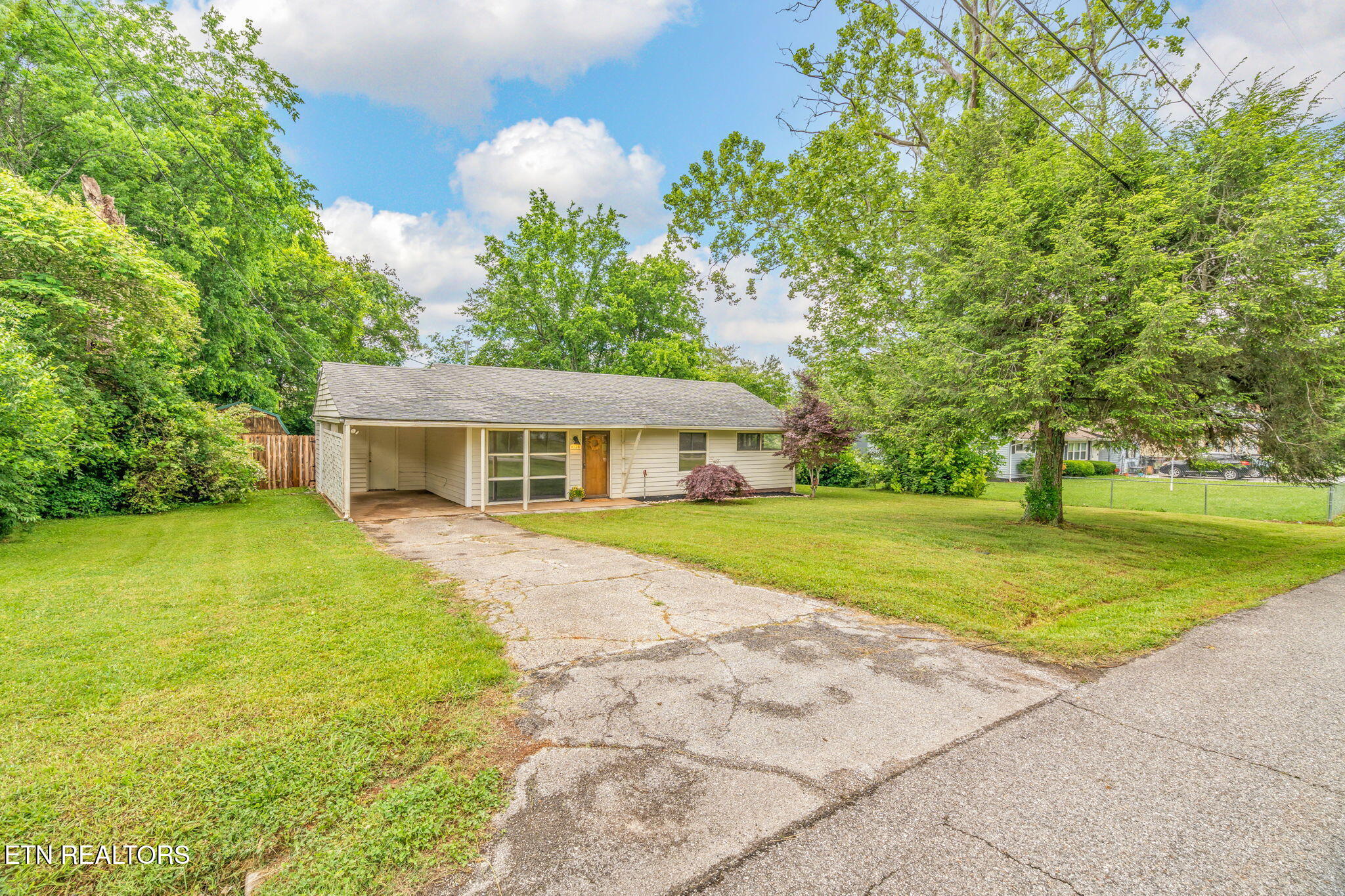 4526 Nicholas Road Knoxville TN 37912