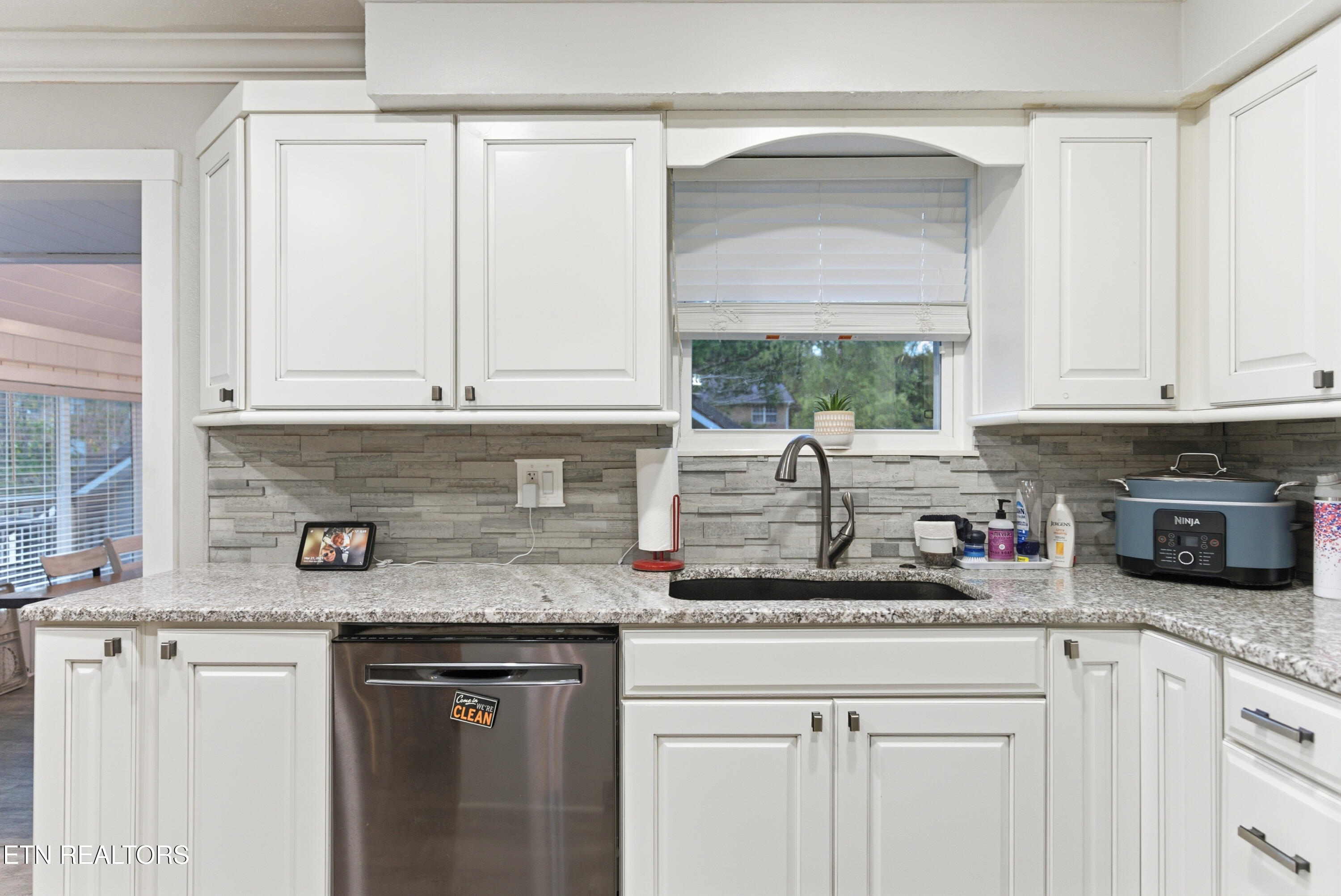 2833 Ithaca Drive Knoxville TN 37918