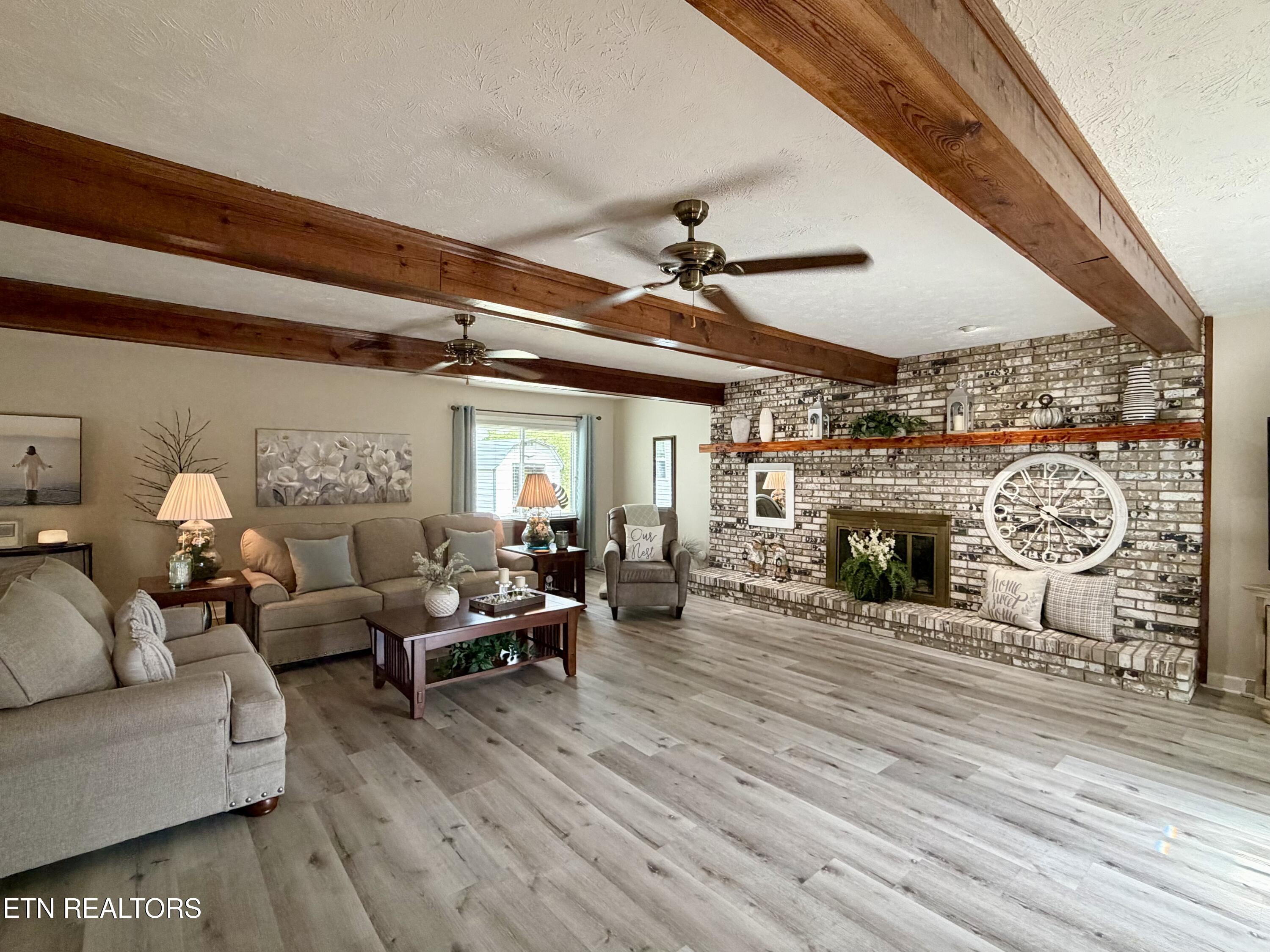 242 Thacker Drive Lafollette TN 37766