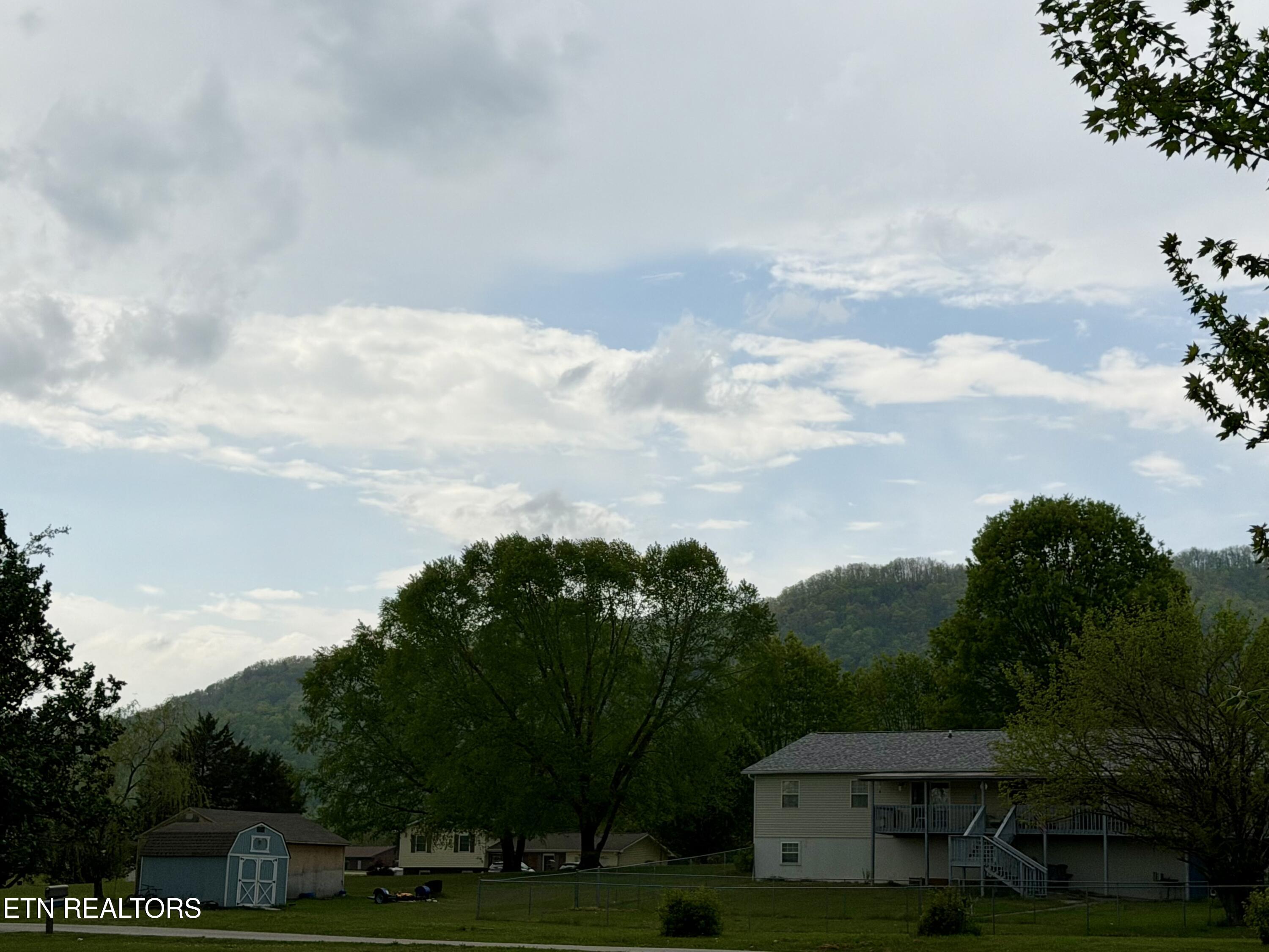 242 Thacker Drive Lafollette TN 37766