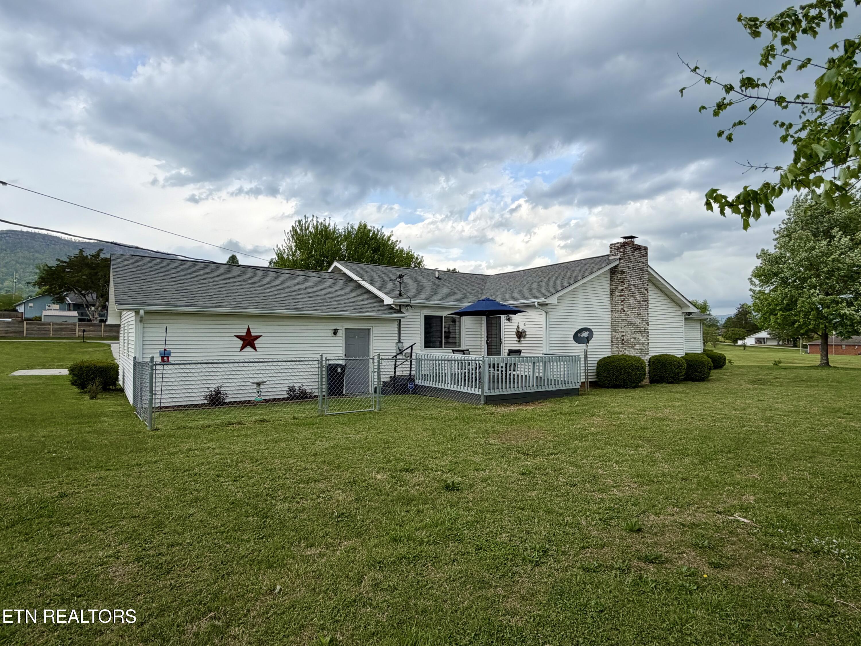 242 Thacker Drive Lafollette TN 37766