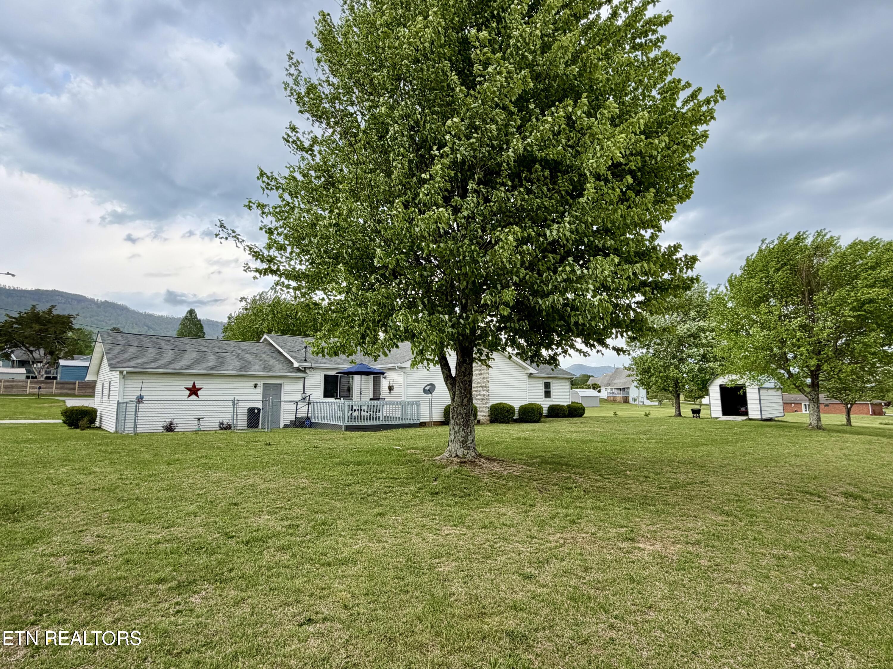 242 Thacker Drive Lafollette TN 37766