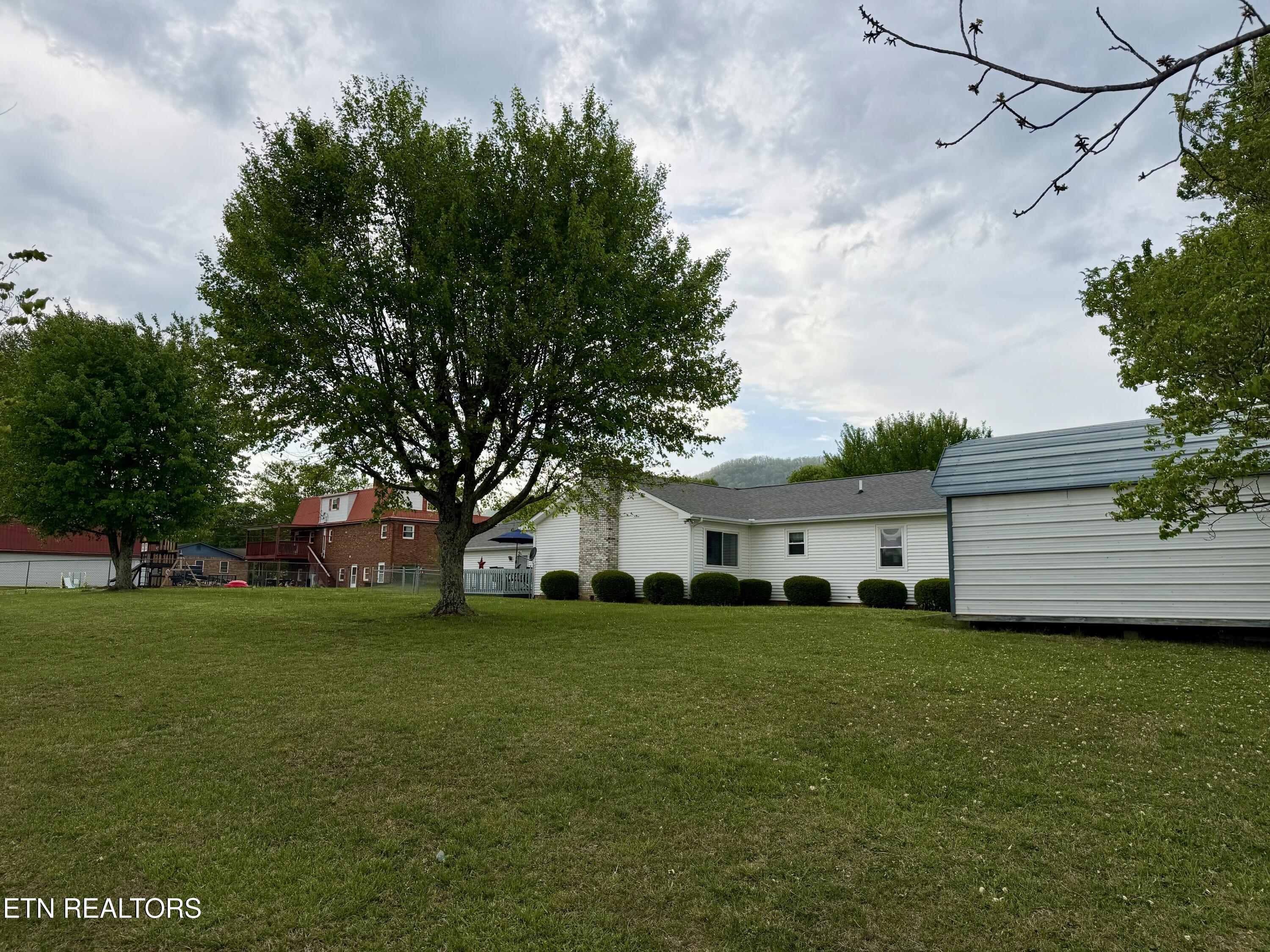 242 Thacker Drive Lafollette TN 37766
