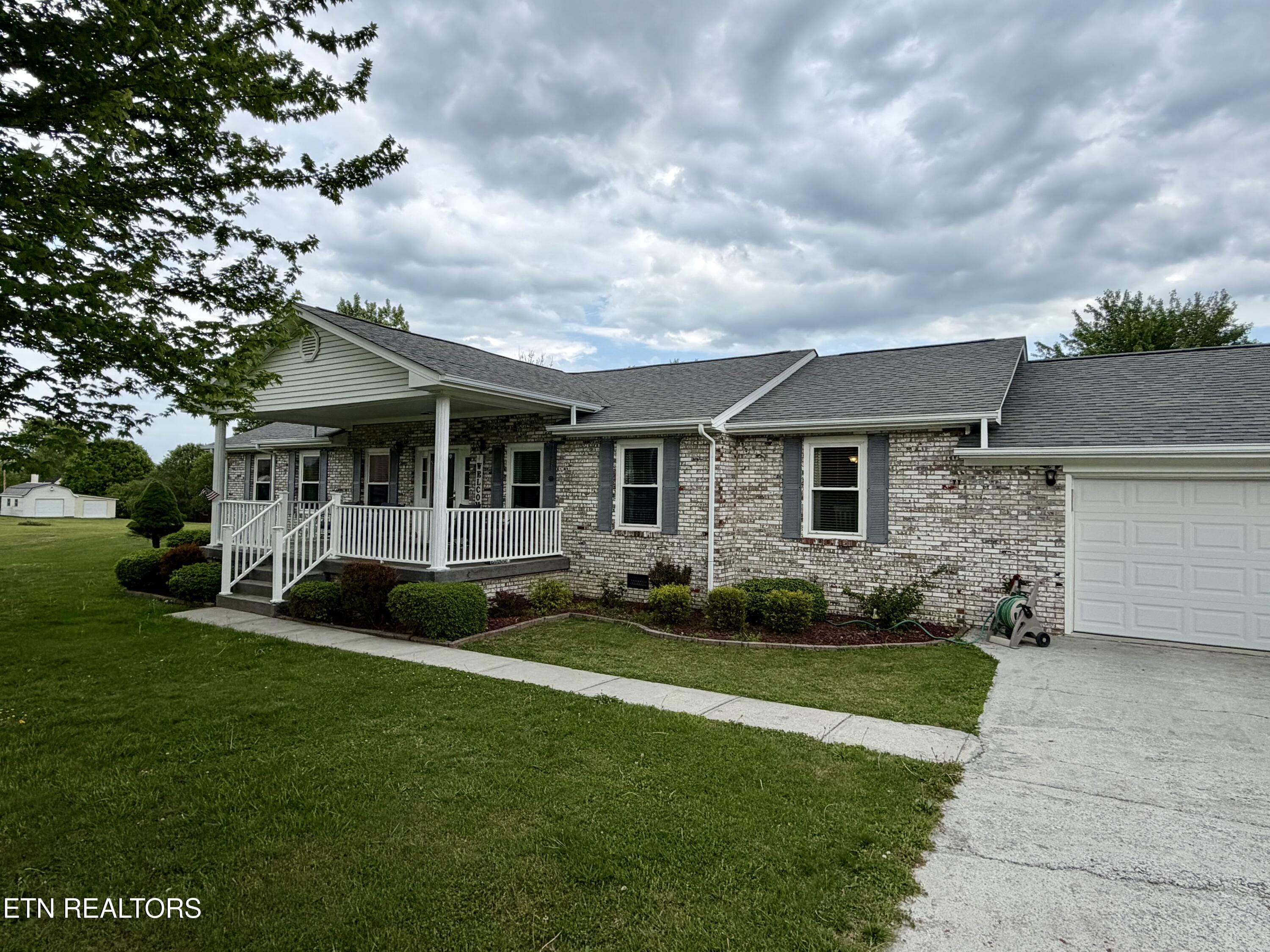 242 Thacker Drive Lafollette TN 37766