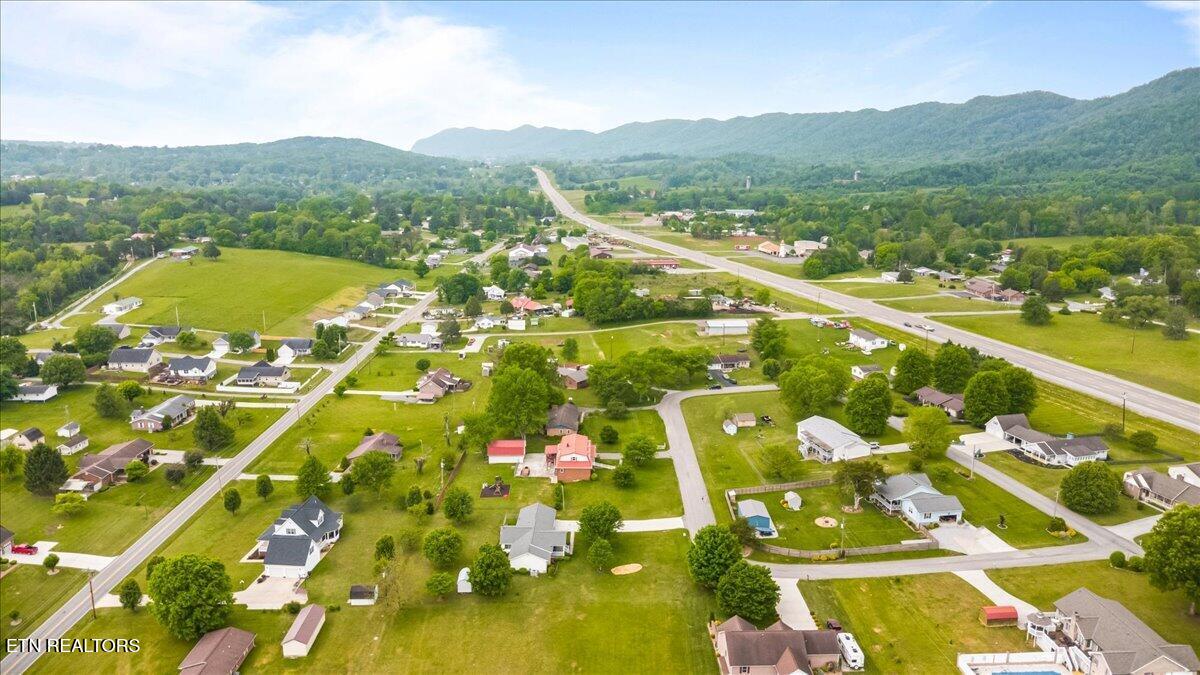 242 Thacker Drive Lafollette TN 37766