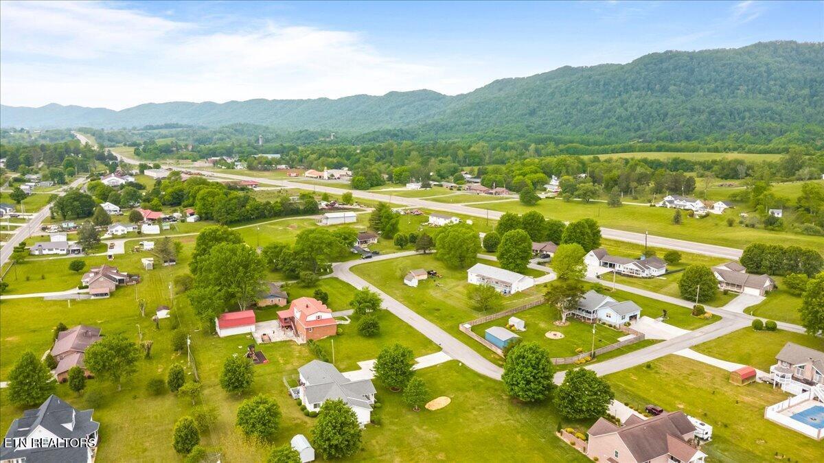 242 Thacker Drive Lafollette TN 37766