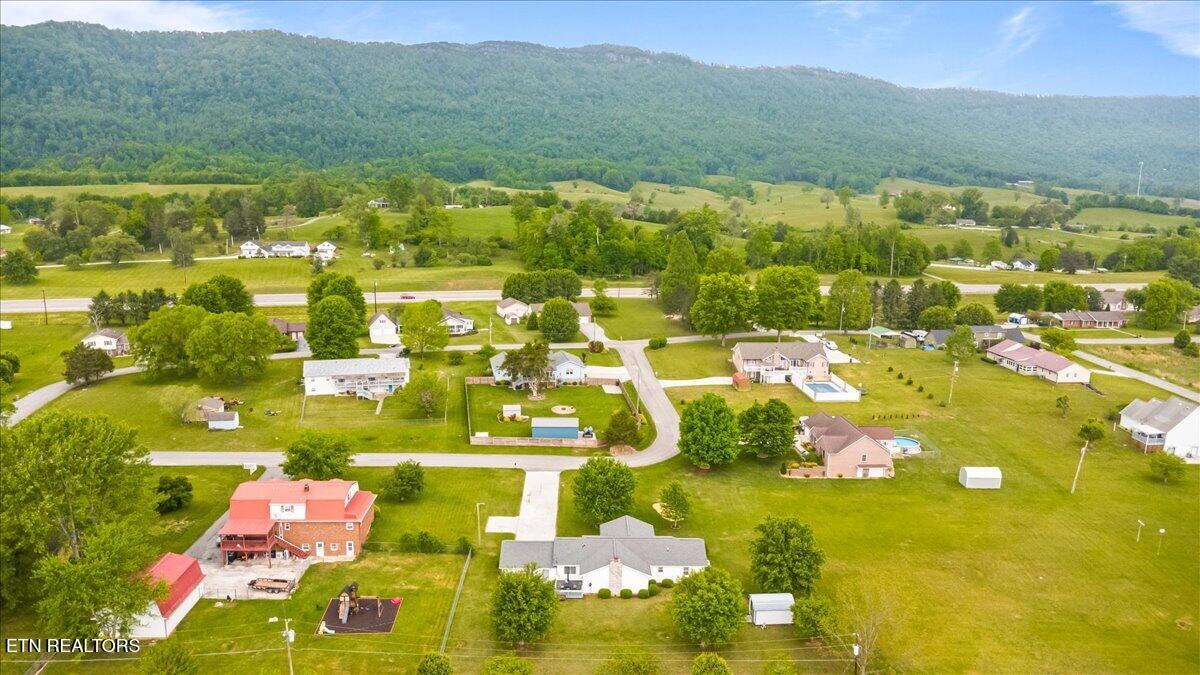 242 Thacker Drive Lafollette TN 37766