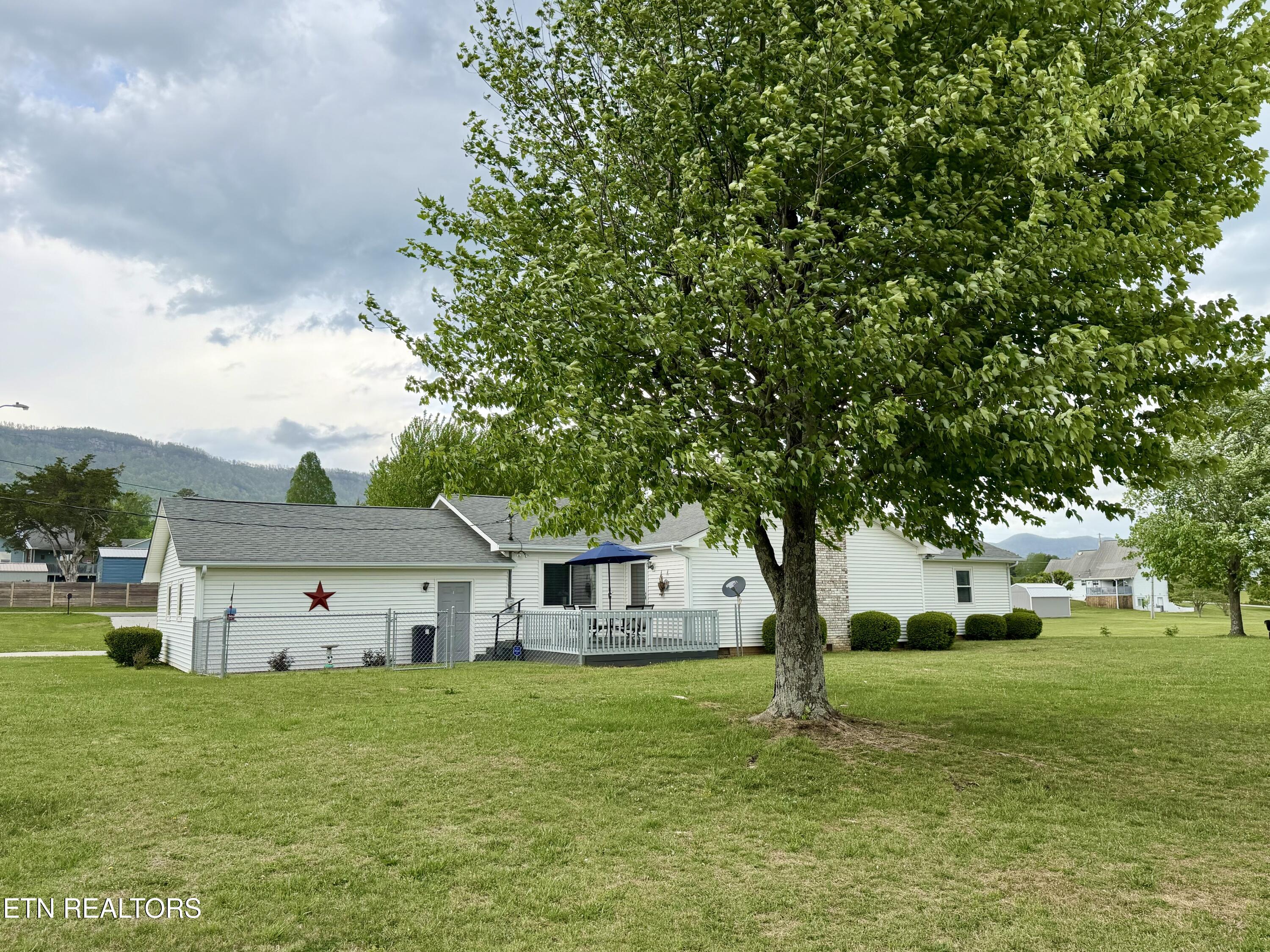 242 Thacker Drive Lafollette TN 37766