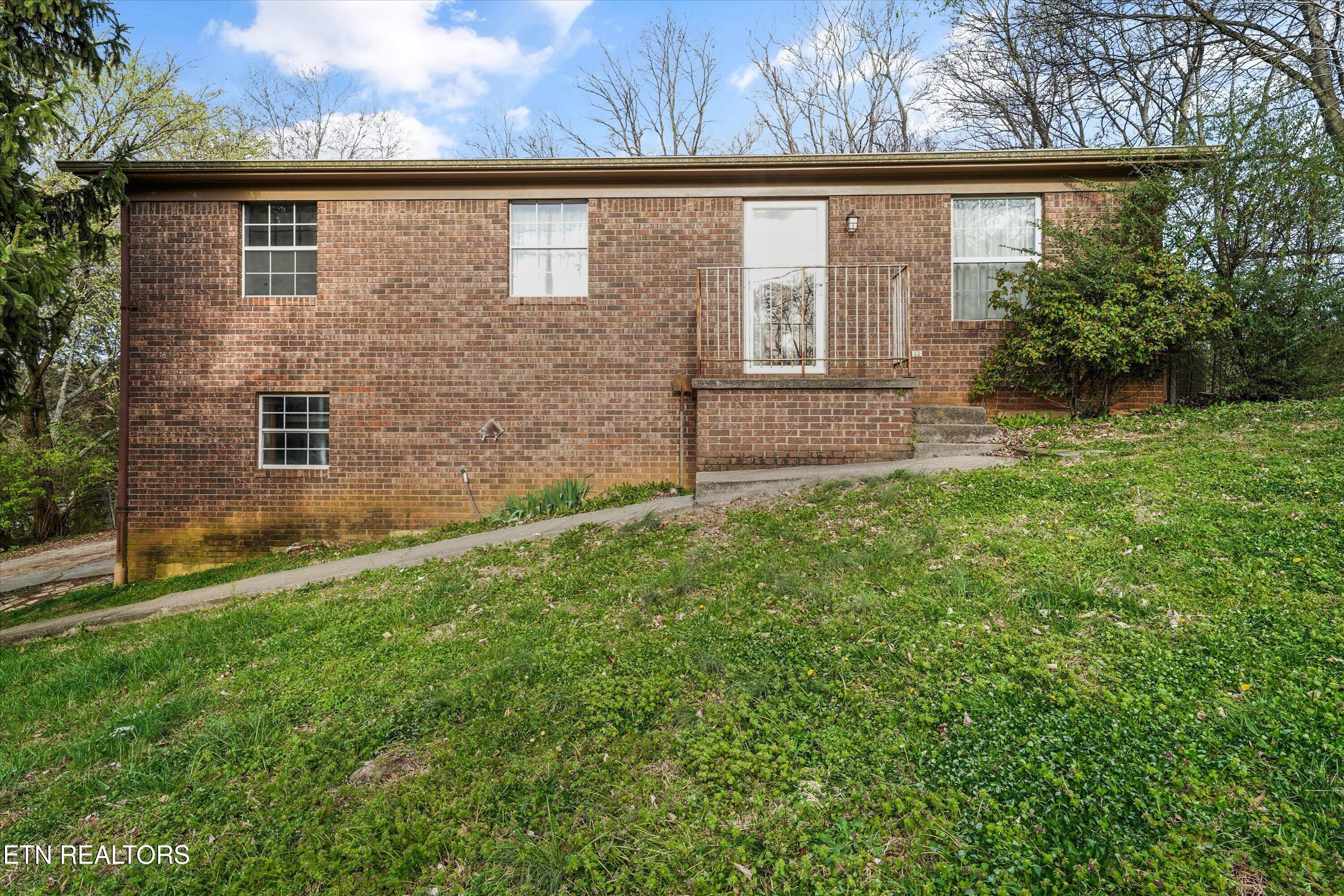 586 Randolph Drive Morristown TN 37813