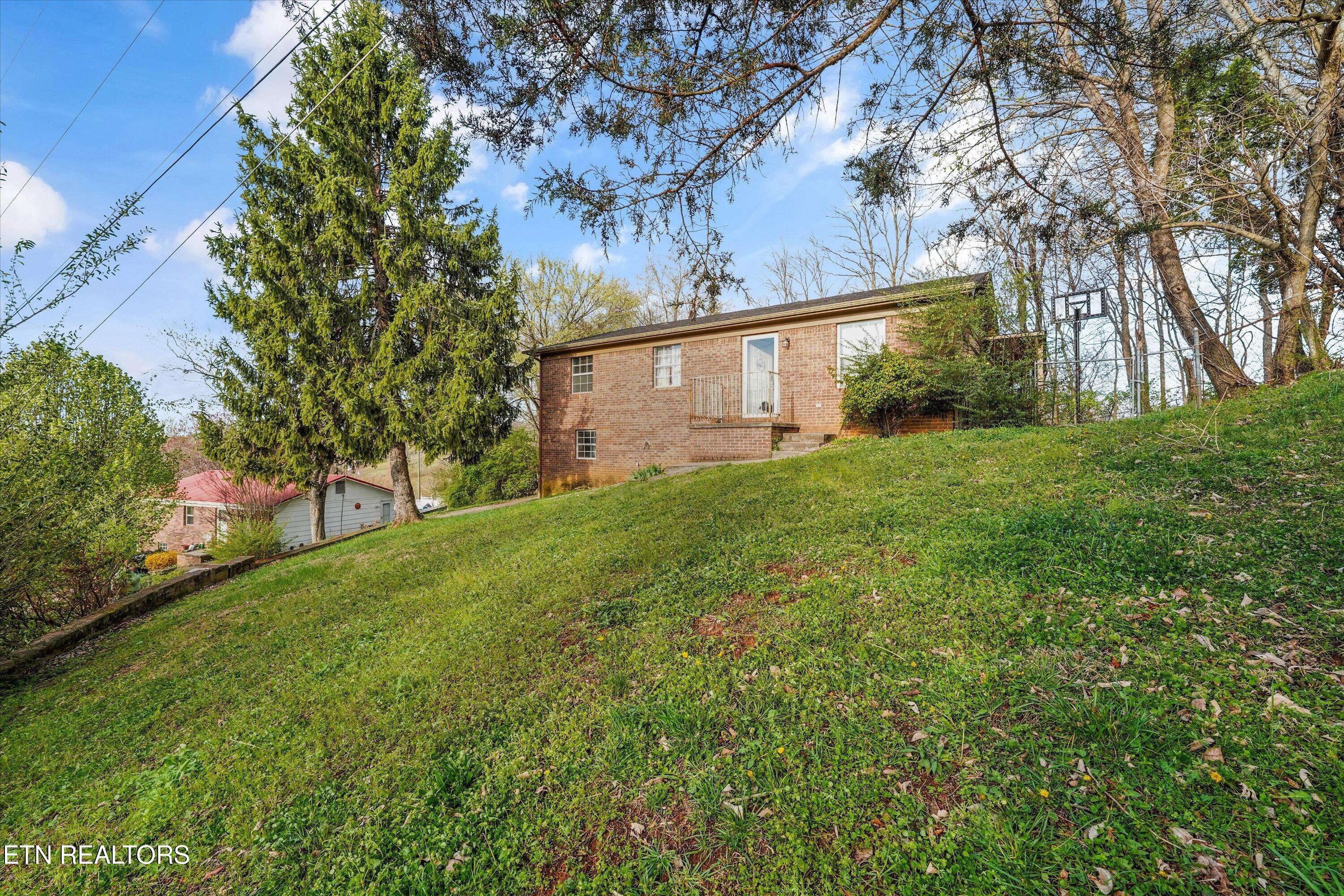 586 Randolph Drive Morristown TN 37813
