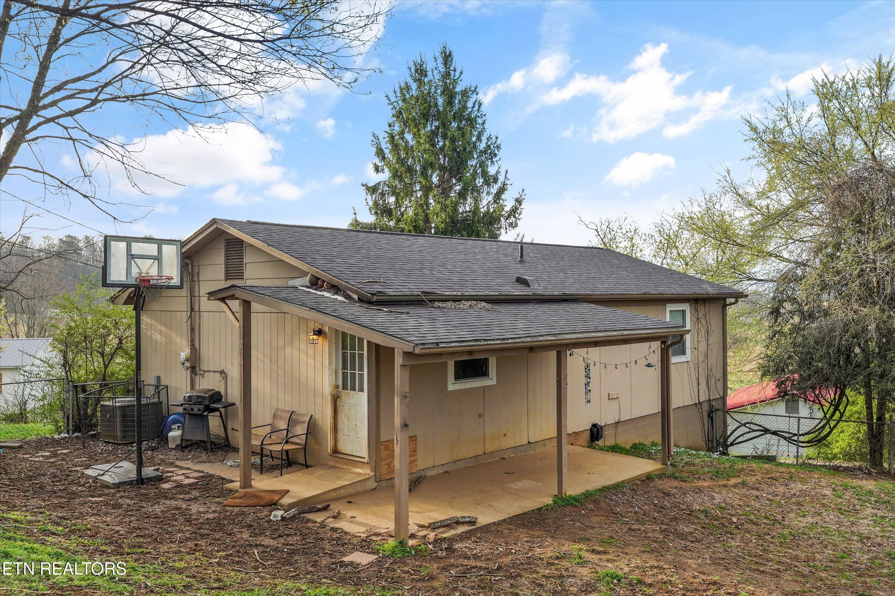 586 Randolph Drive Morristown TN 37813