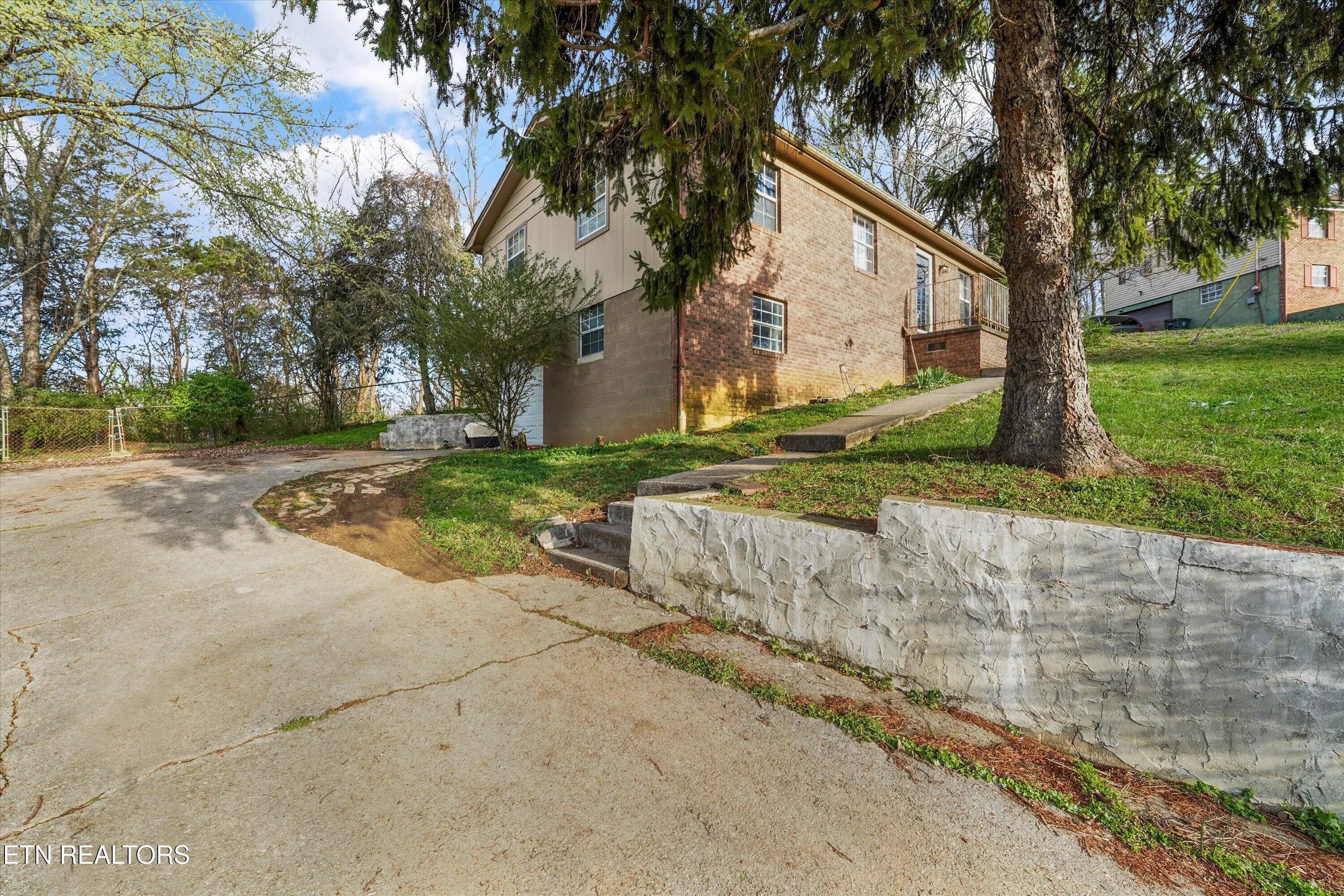 586 Randolph Drive Morristown TN 37813