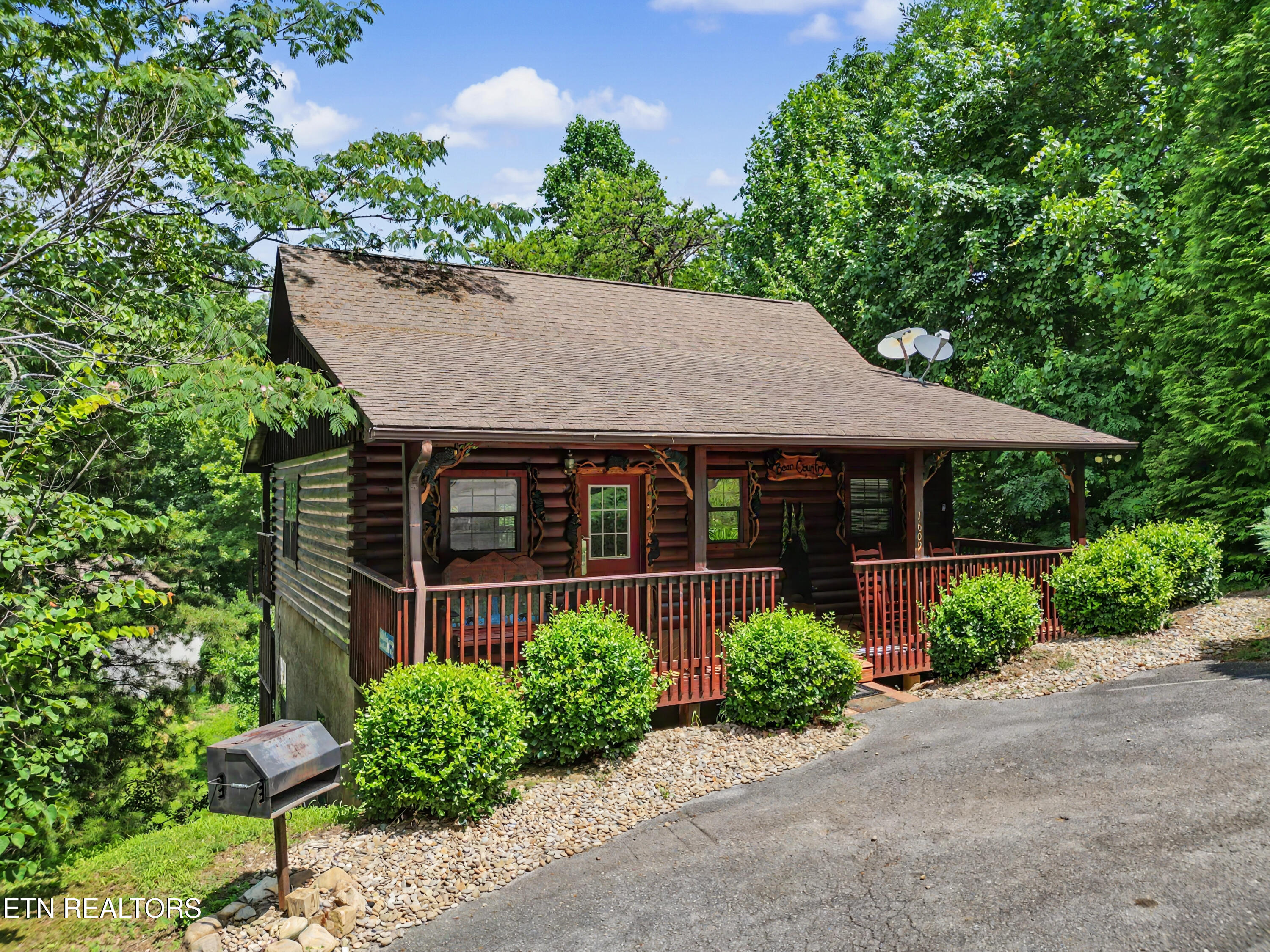 1609 Pinewood Way Sevierville TN 37862