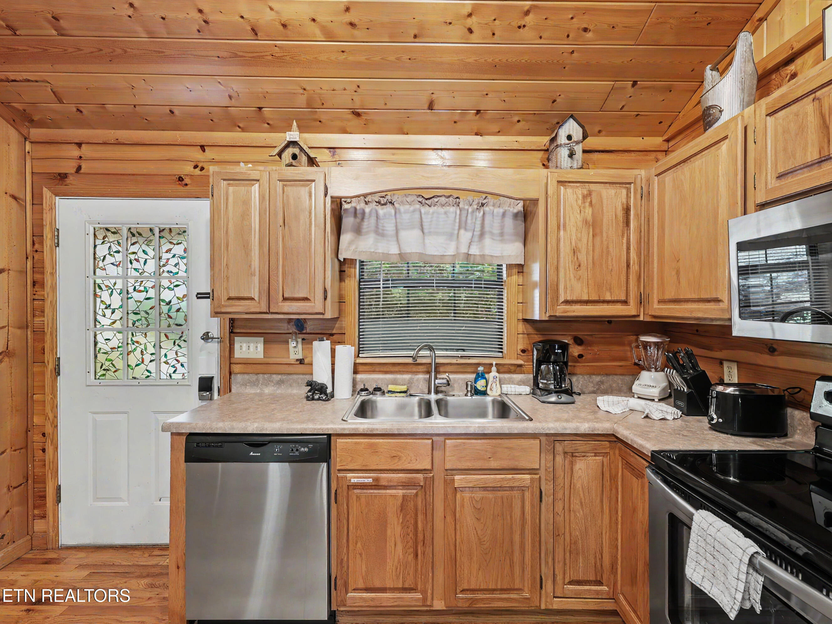 1609 Pinewood Way Sevierville TN 37862