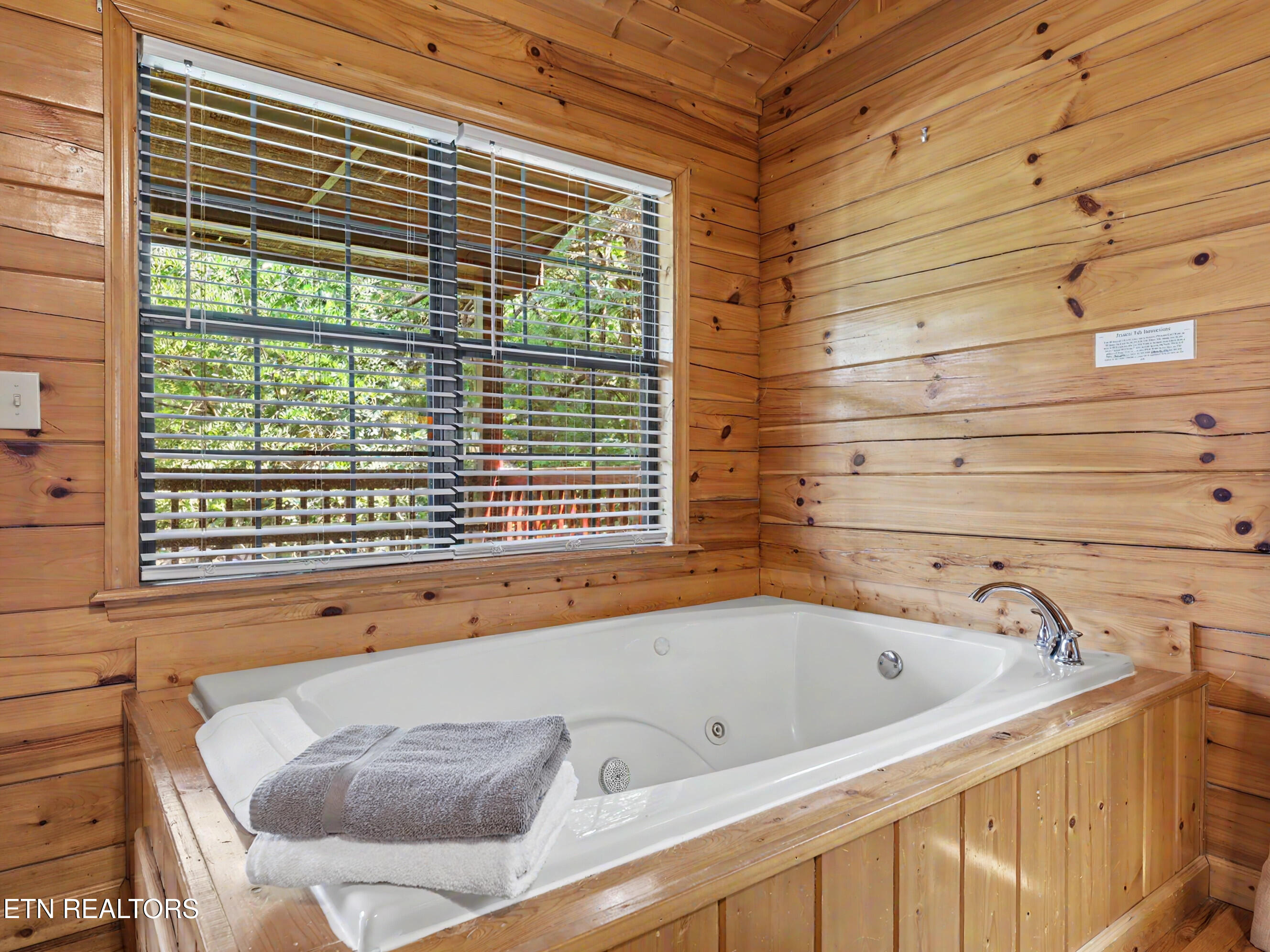 1609 Pinewood Way Sevierville TN 37862