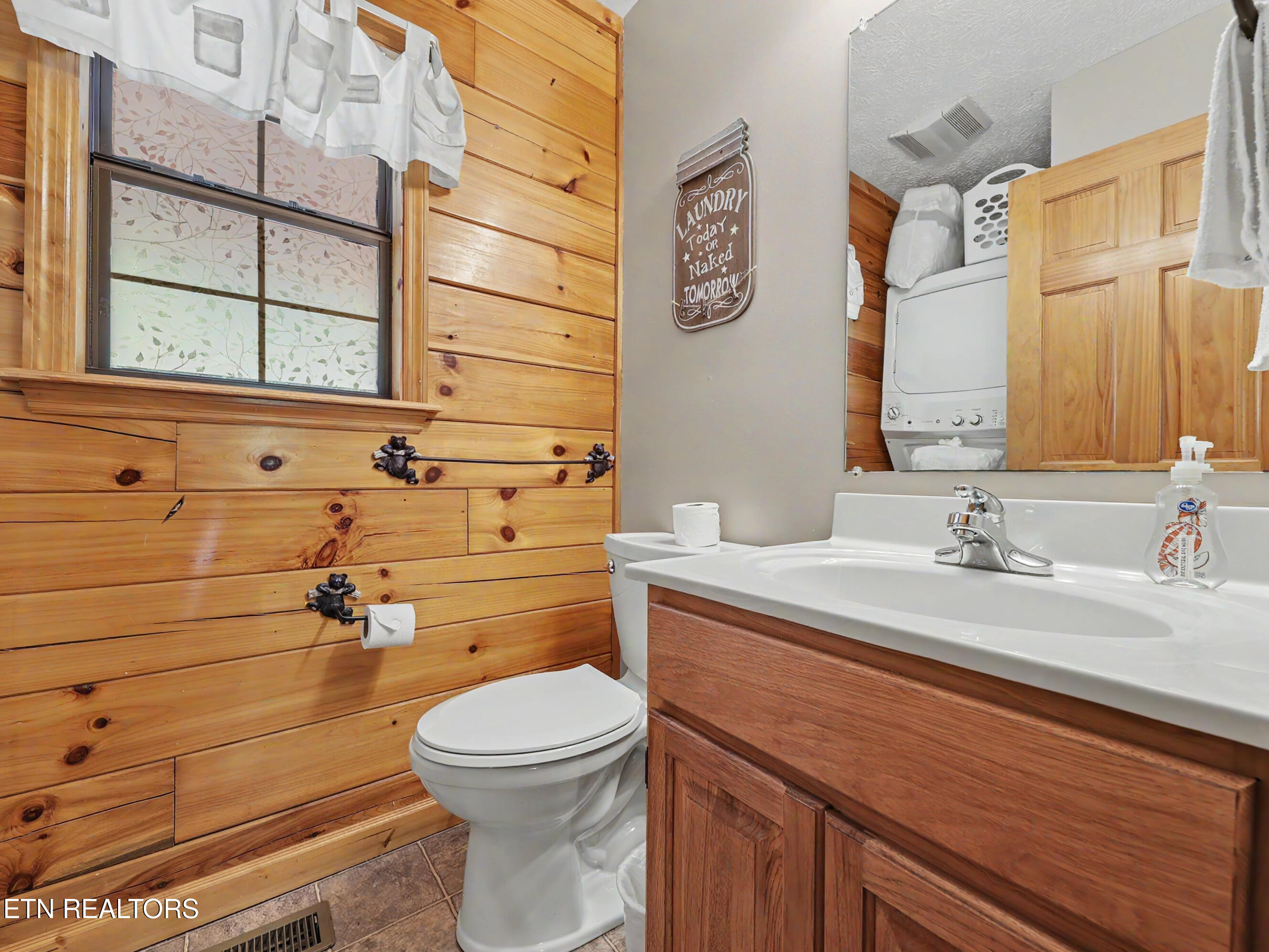 1609 Pinewood Way Sevierville TN 37862