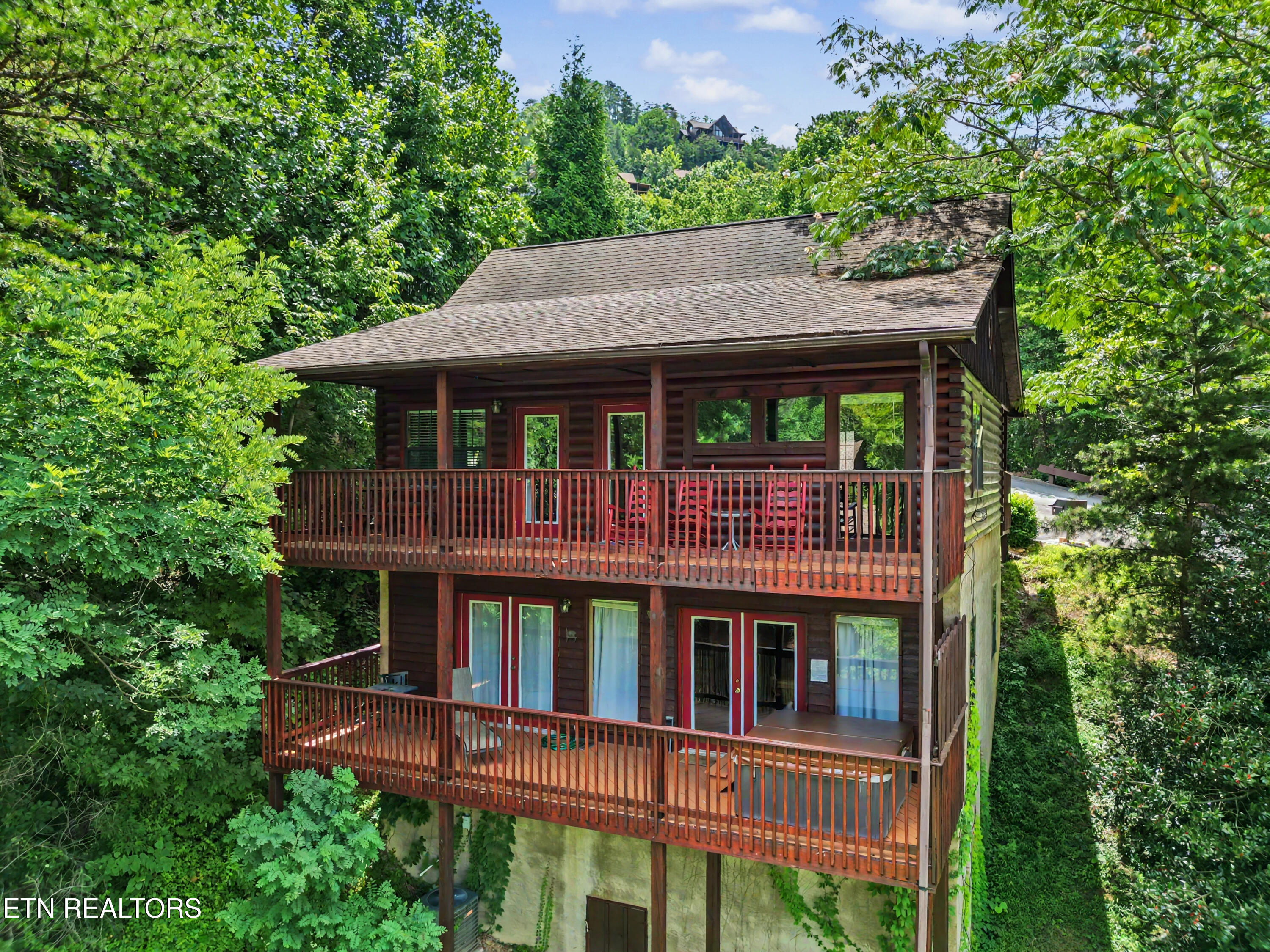 1609 Pinewood Way Sevierville TN 37862