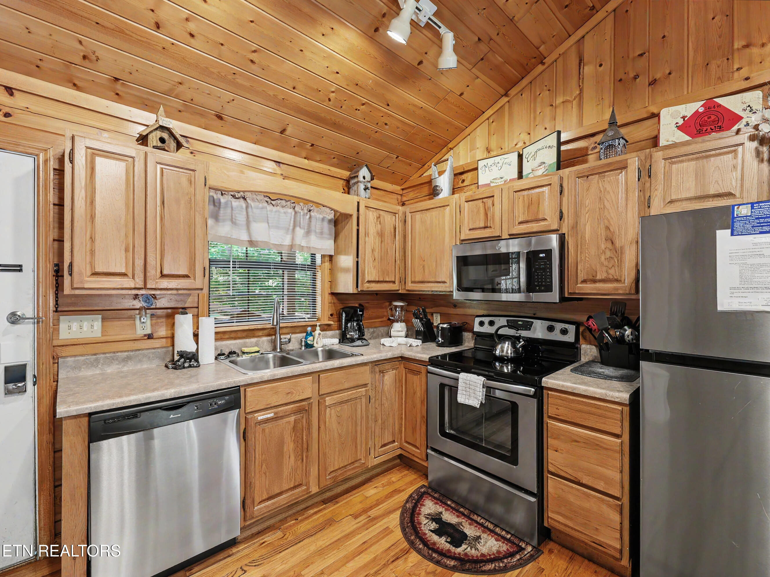1609 Pinewood Way Sevierville TN 37862